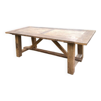 Farm table