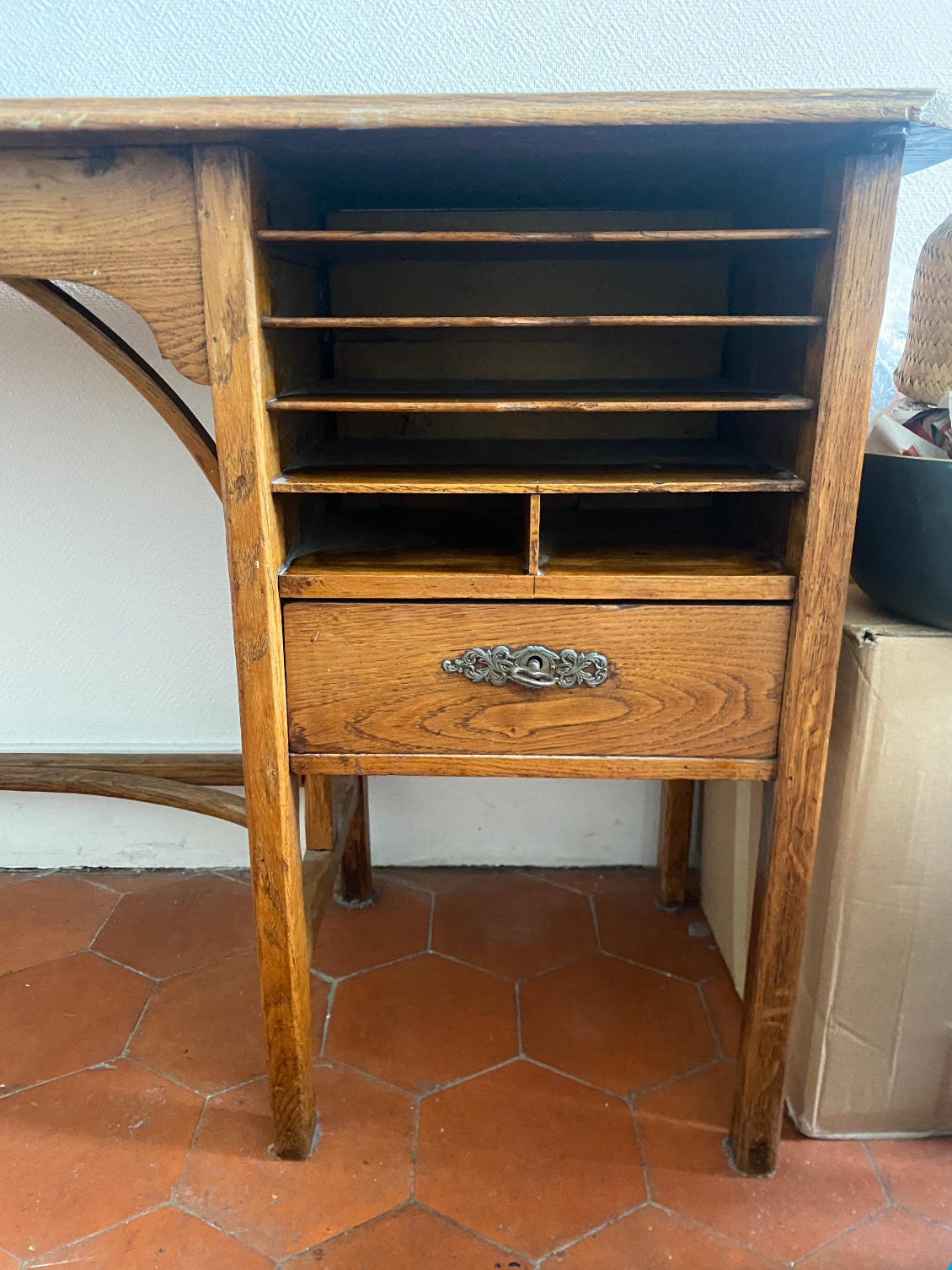 Children's desk wood