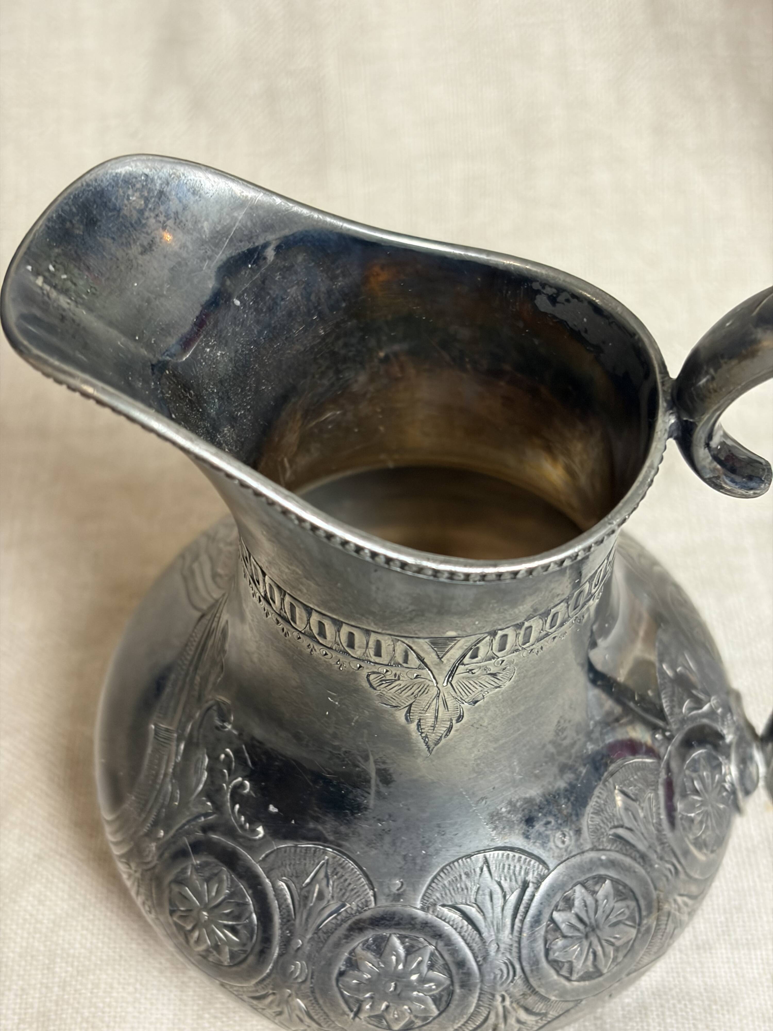 Pot à lait en métal argenté, 1870