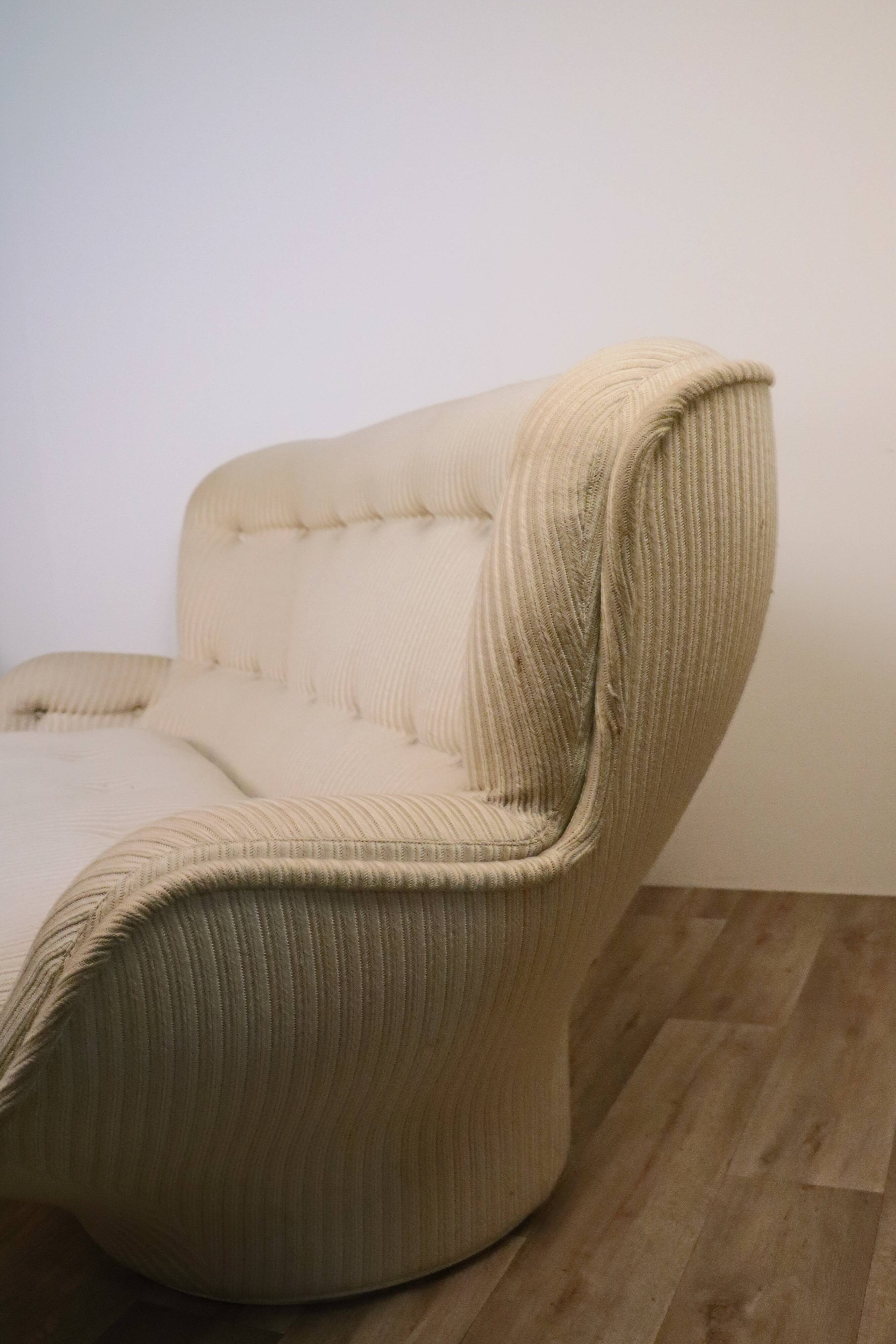 Vintage sofa "Karaté" by Michel Cadestin Airborne edition 1970