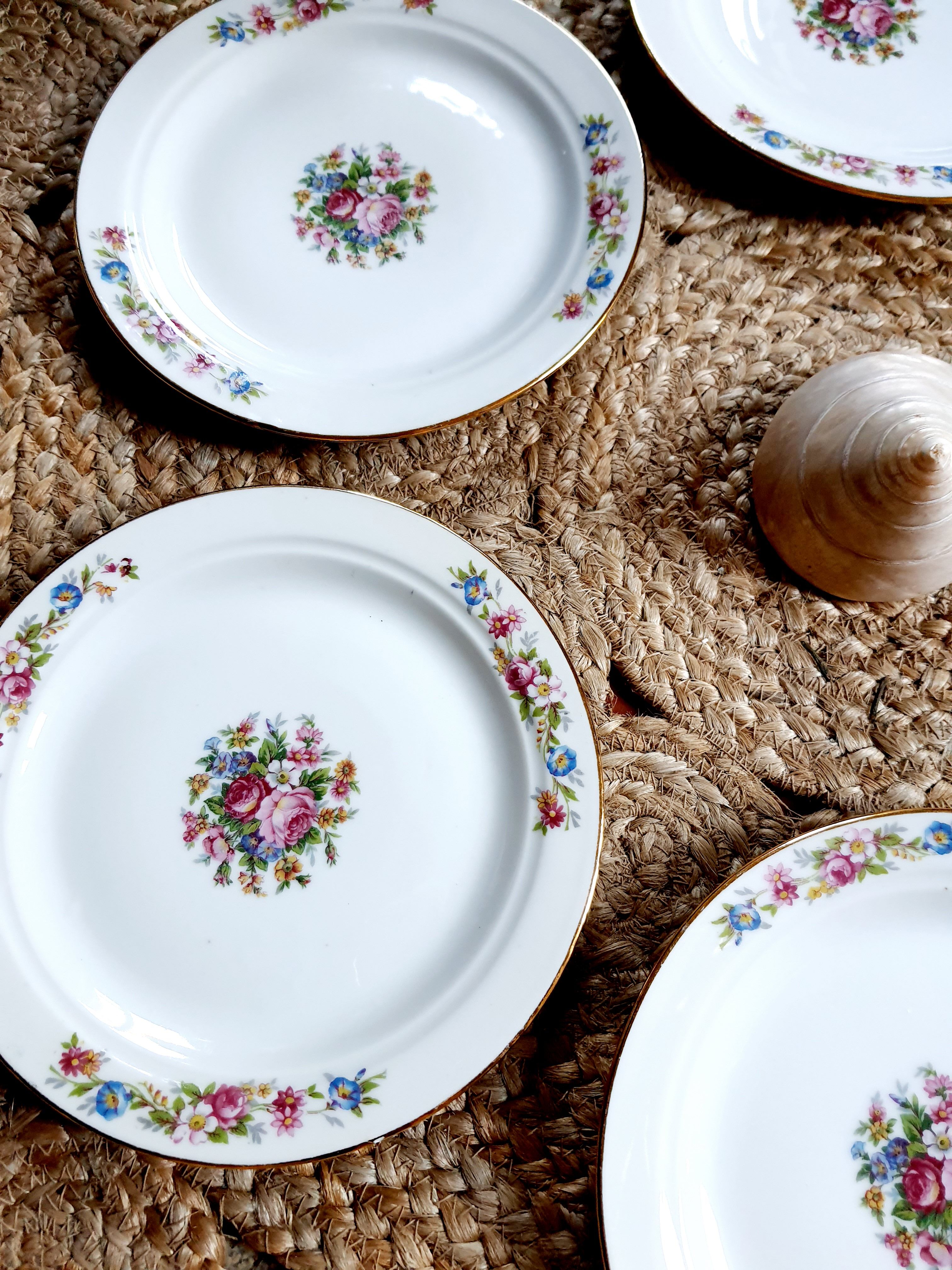 Lot of 6 vintage dessert plates