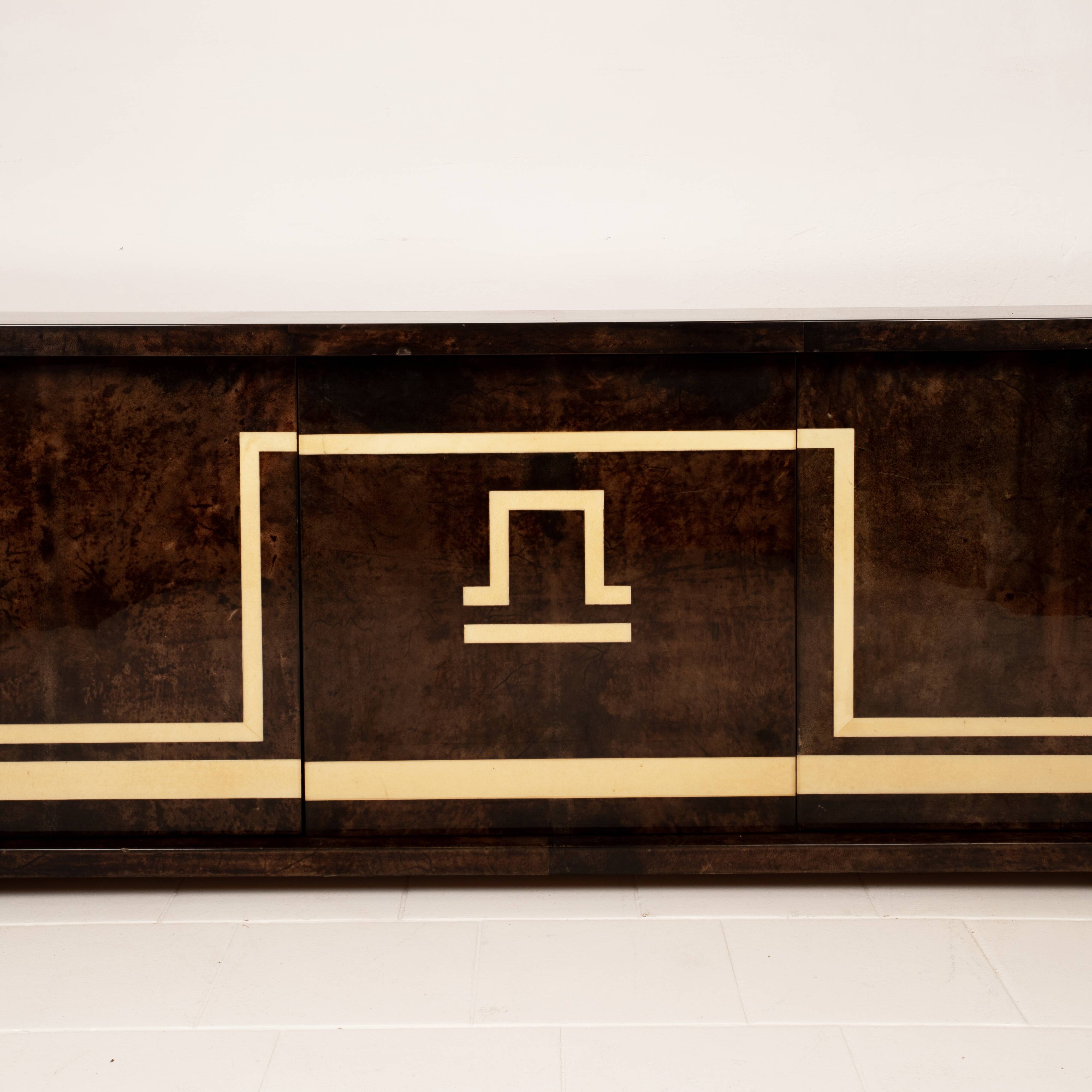 Model 2031D Cabinet by Giorgio Tura & Nucci Valsecchi for Tura Milano 1970