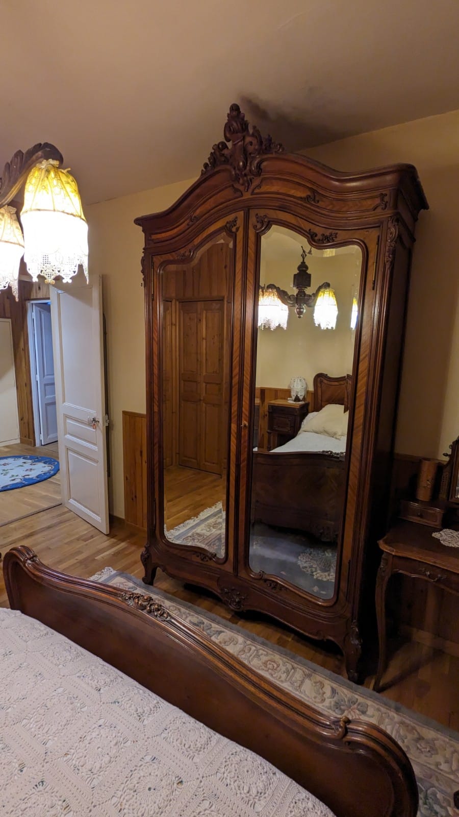 Armoire à Glace Pour Poupée – Bois, Miroir Ancien – 3 Tiroirs 2 Portes – 51 Cm