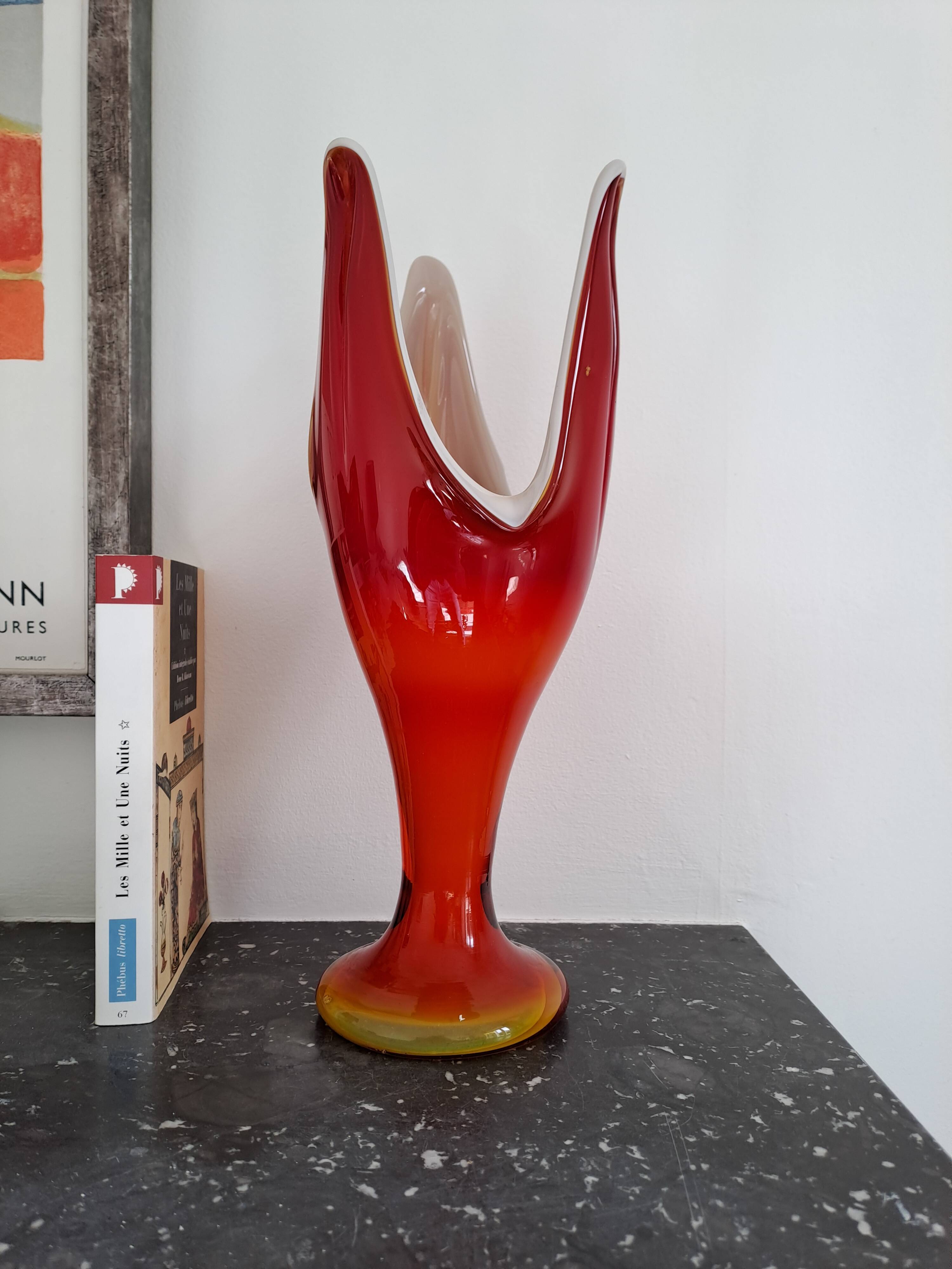 1970s tulip-shaped designer vase, red-orange blown glass, Dragan Drobnjak