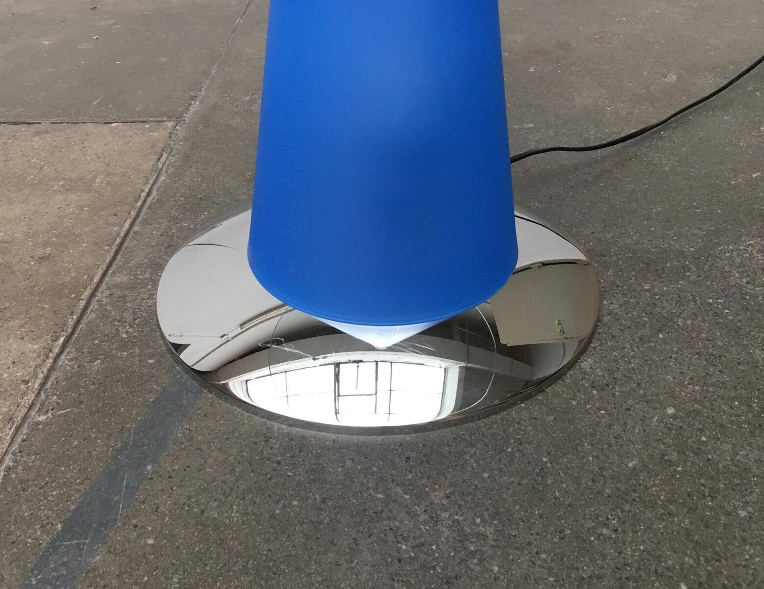 Birillo postmodern side table and floor lamp by Parisotto for Fontana Arte, 1980s