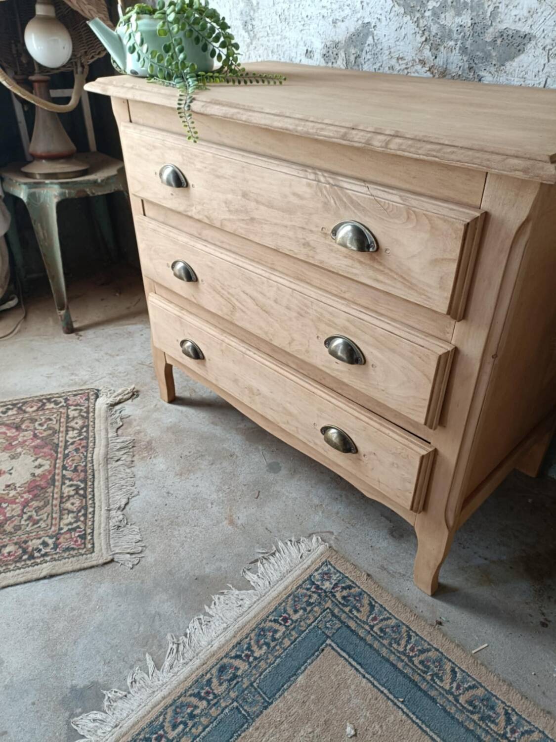 Wooden chest of drawers