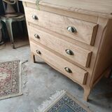 Wooden chest of drawers