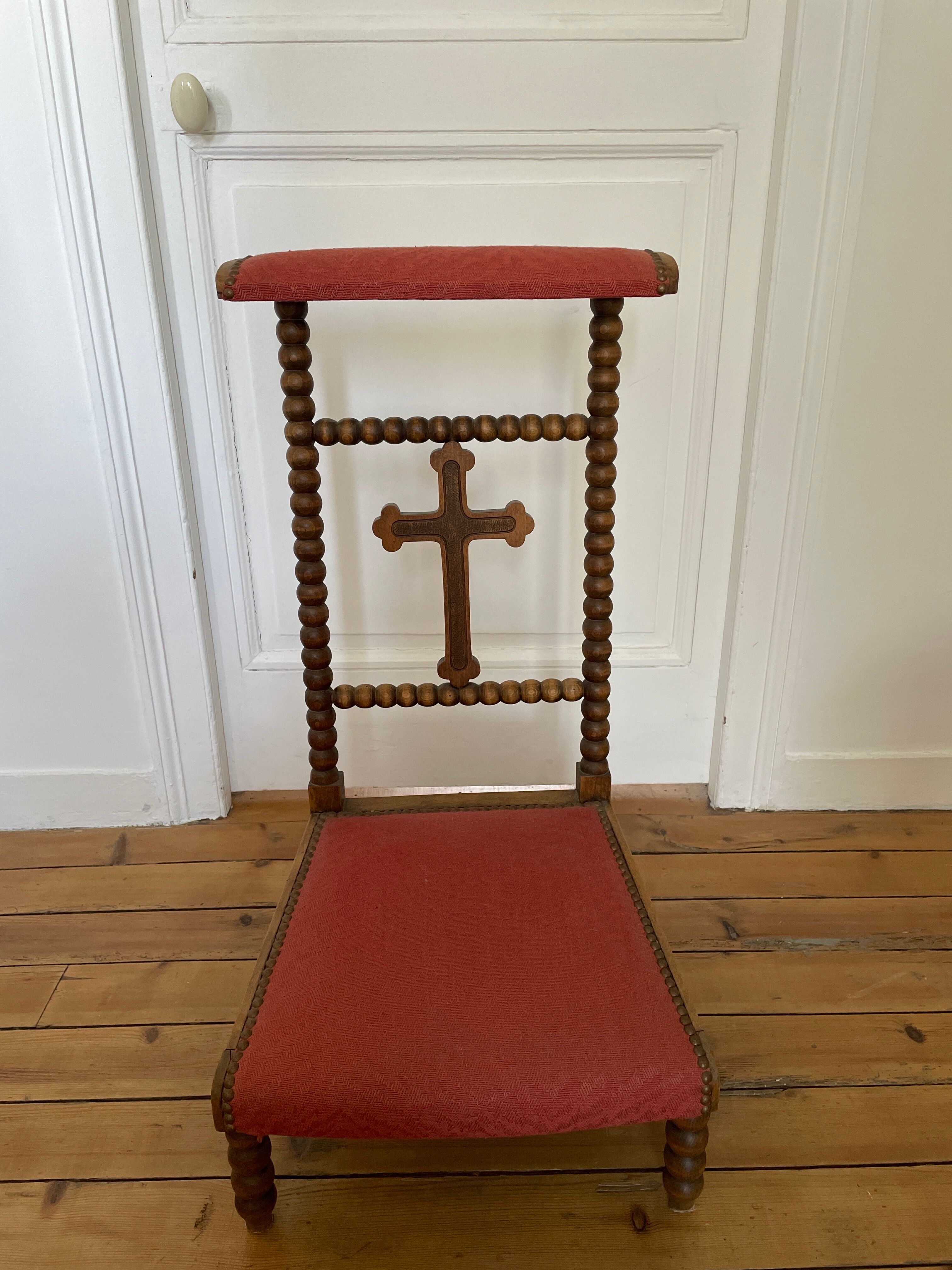 Chair prays to God Napoleon III