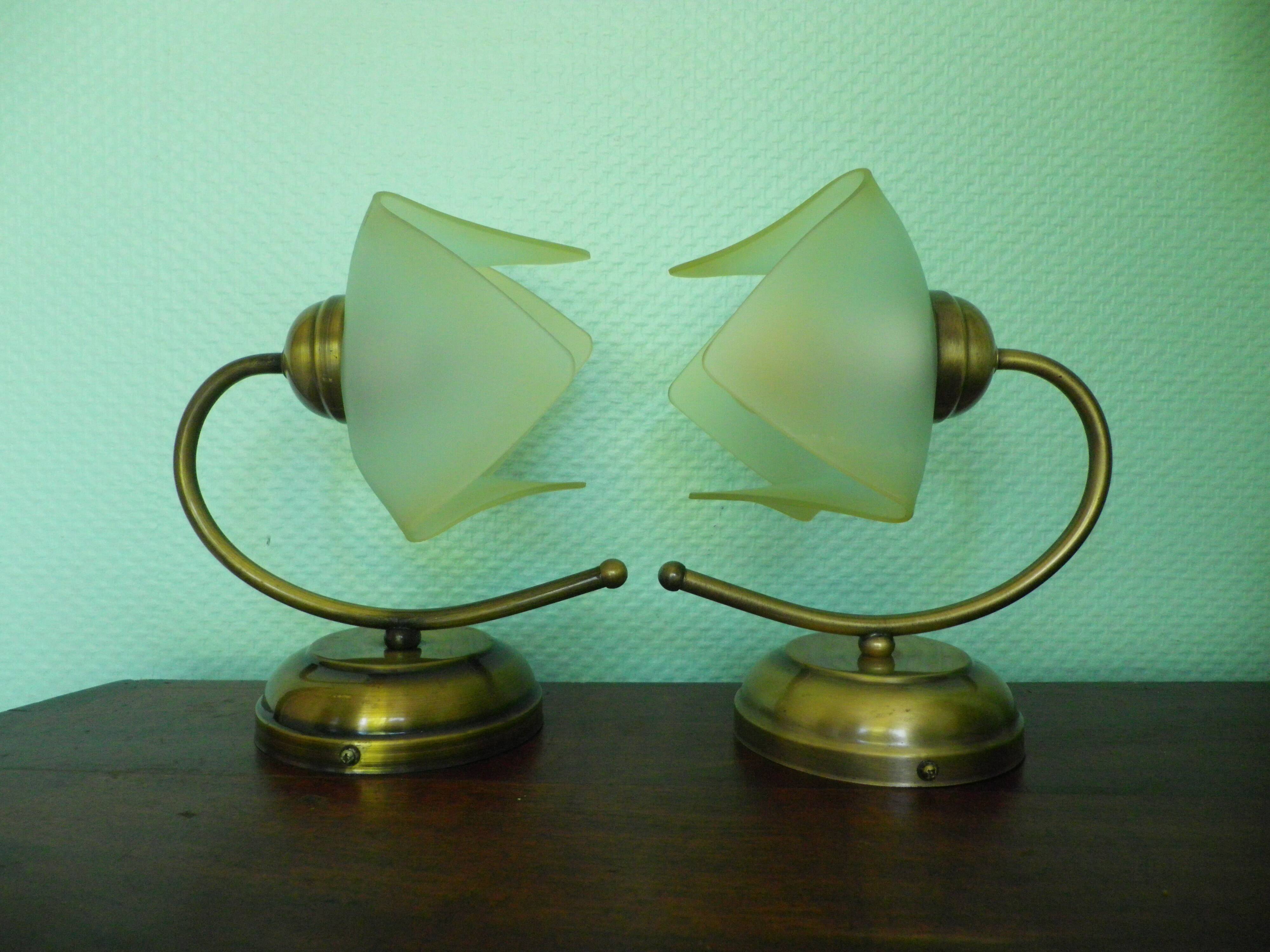2 wall lights, opaline lampshade 1960/1970