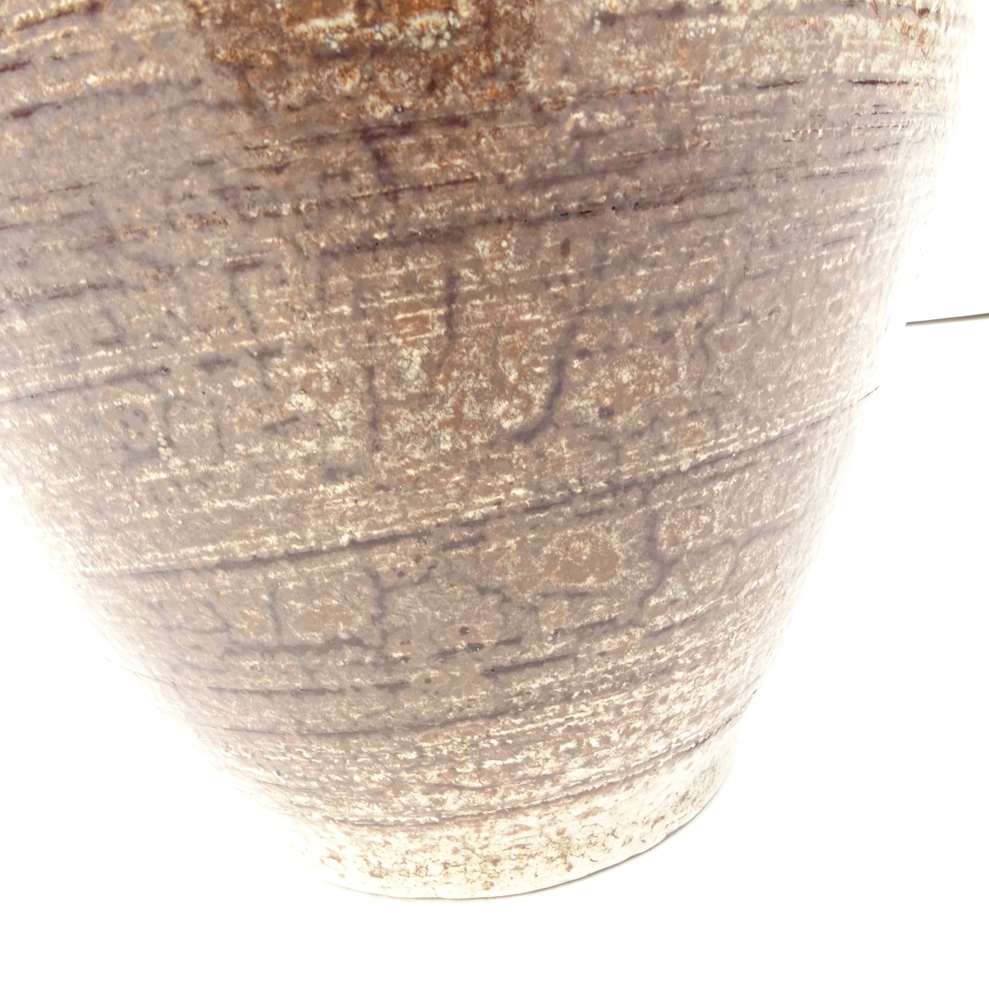 Vase à fleurs en grès