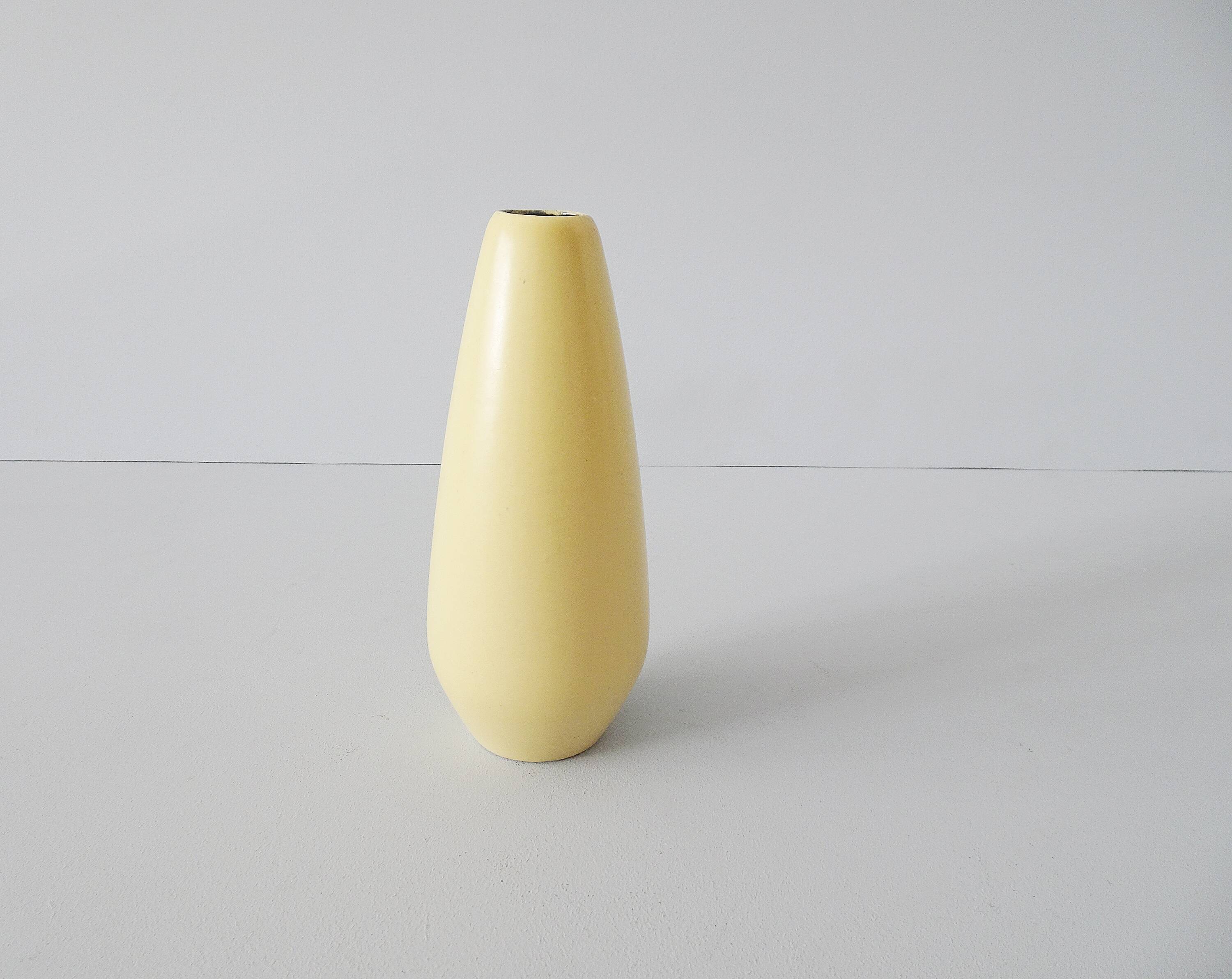 Vase jaune