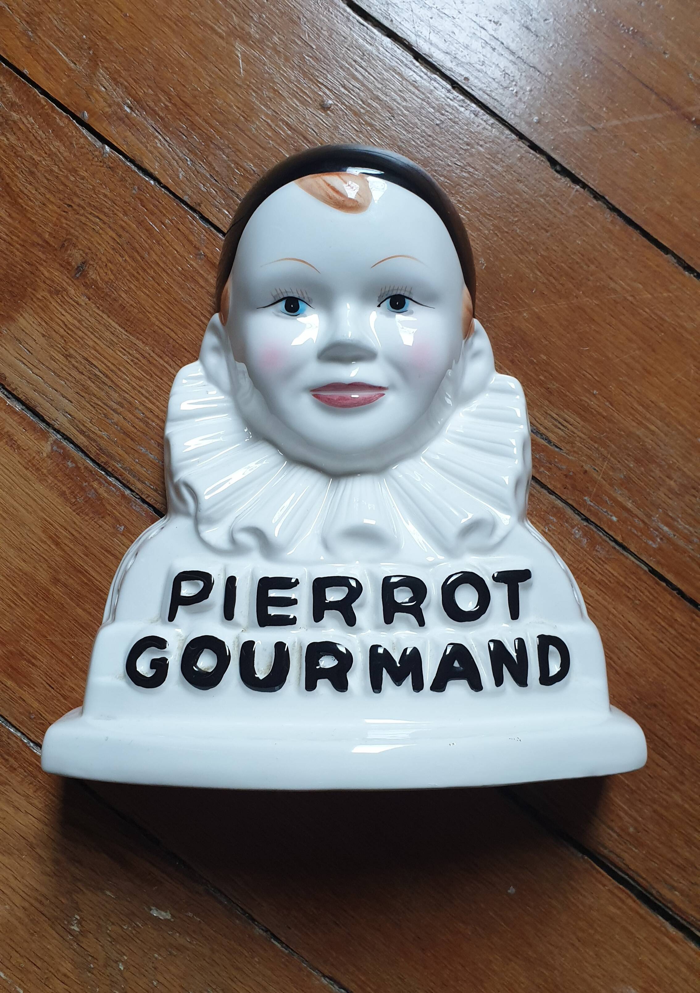 Bust Pierrot Gourmand lollipop holder