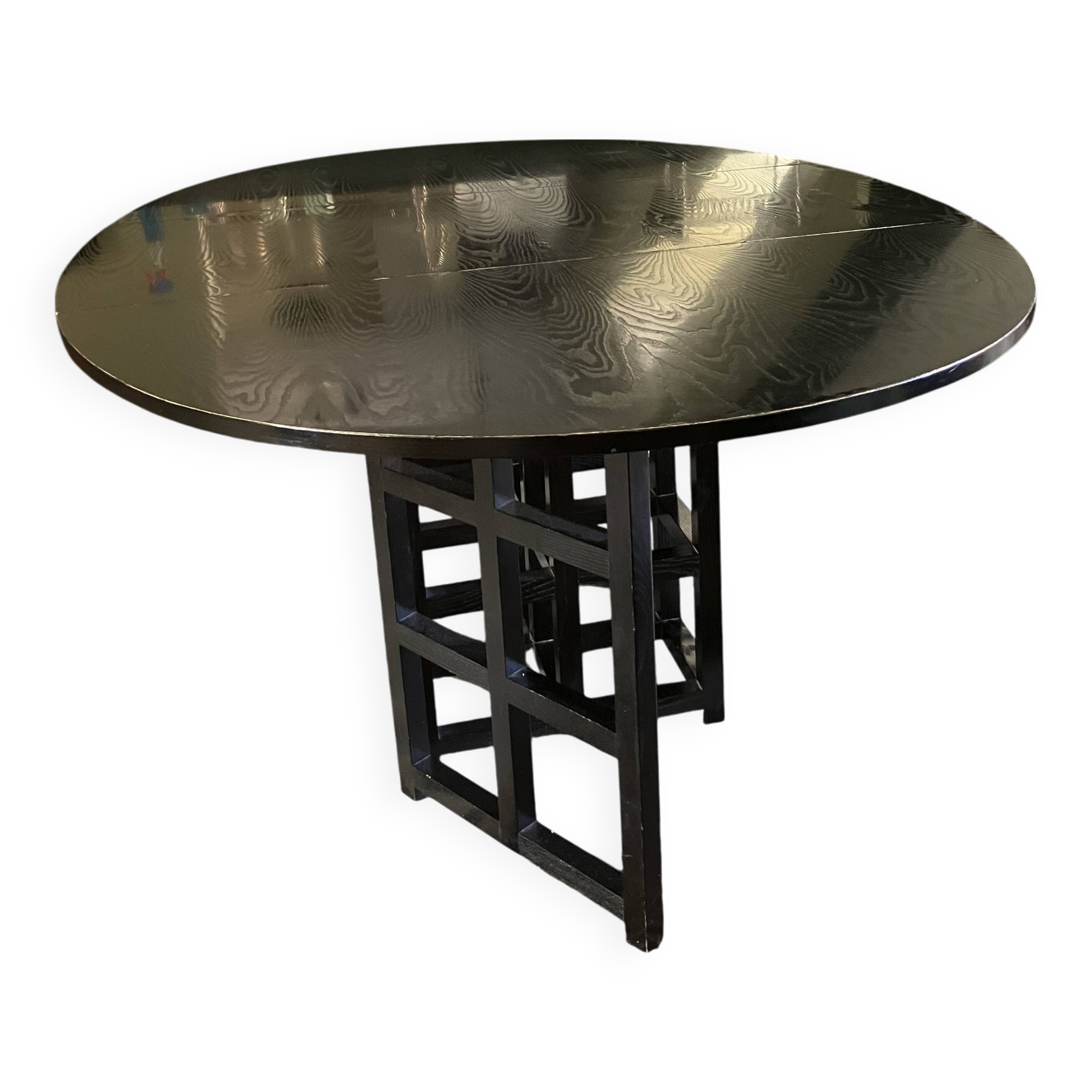 Extendable Macintosh table