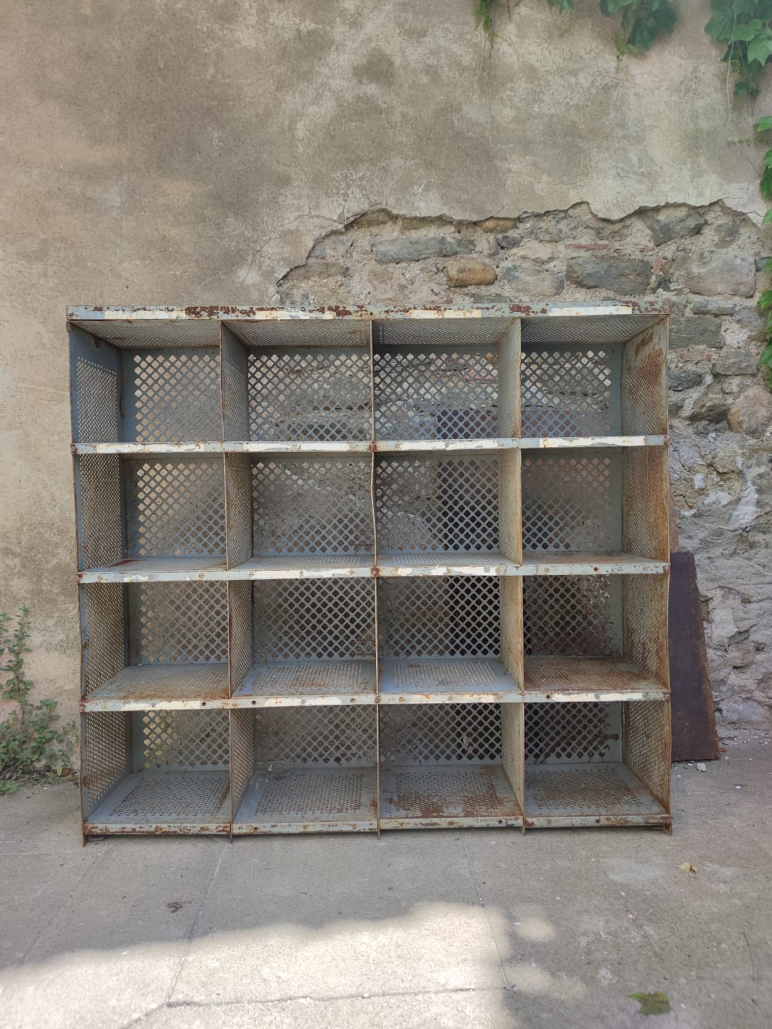 Postal sorting lockers