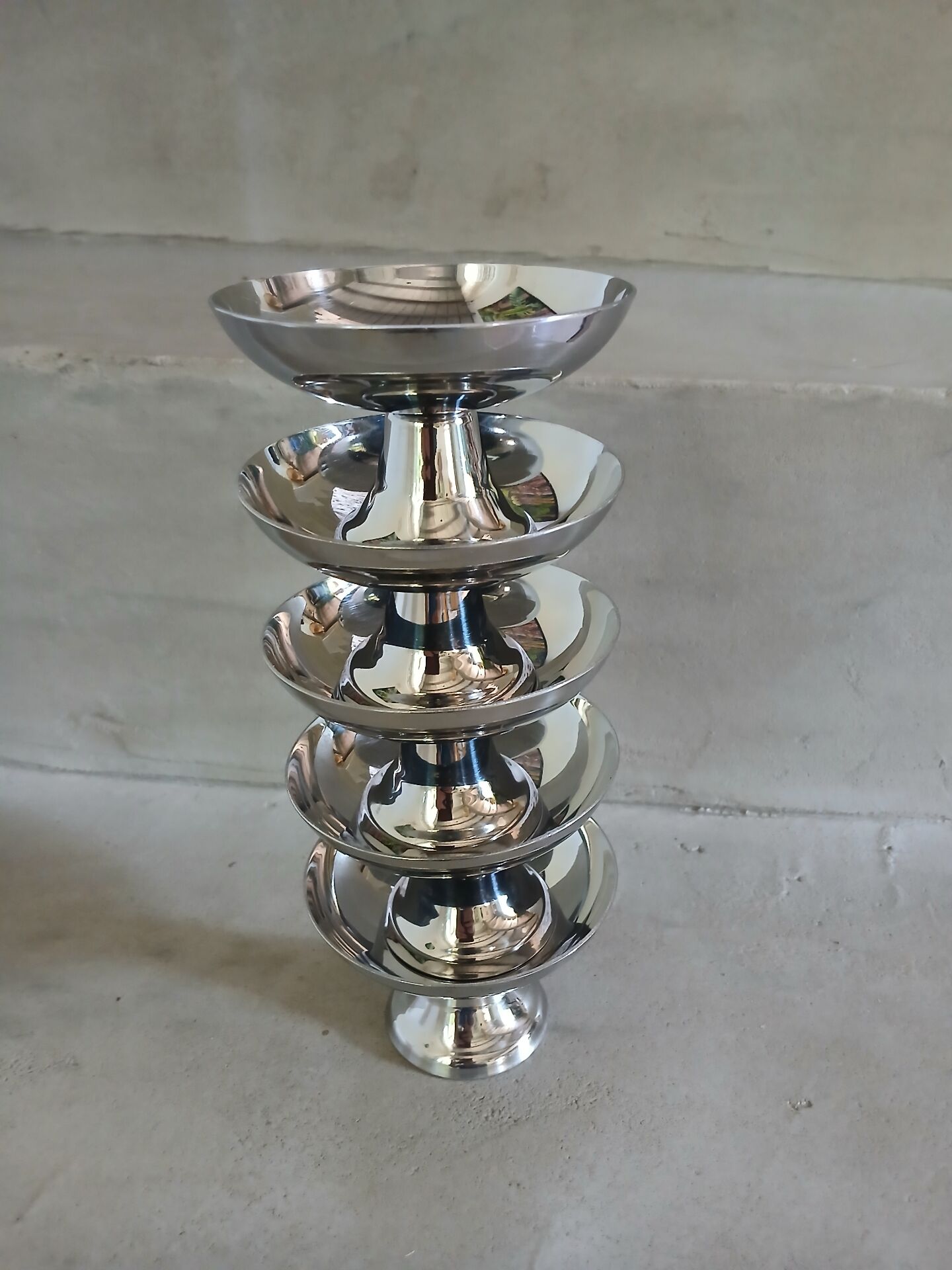 5 coupes à glace anciennes en inox