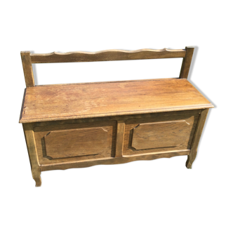 Chest bench