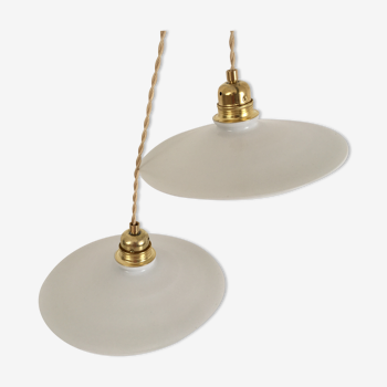 Pair of opaline suspensions