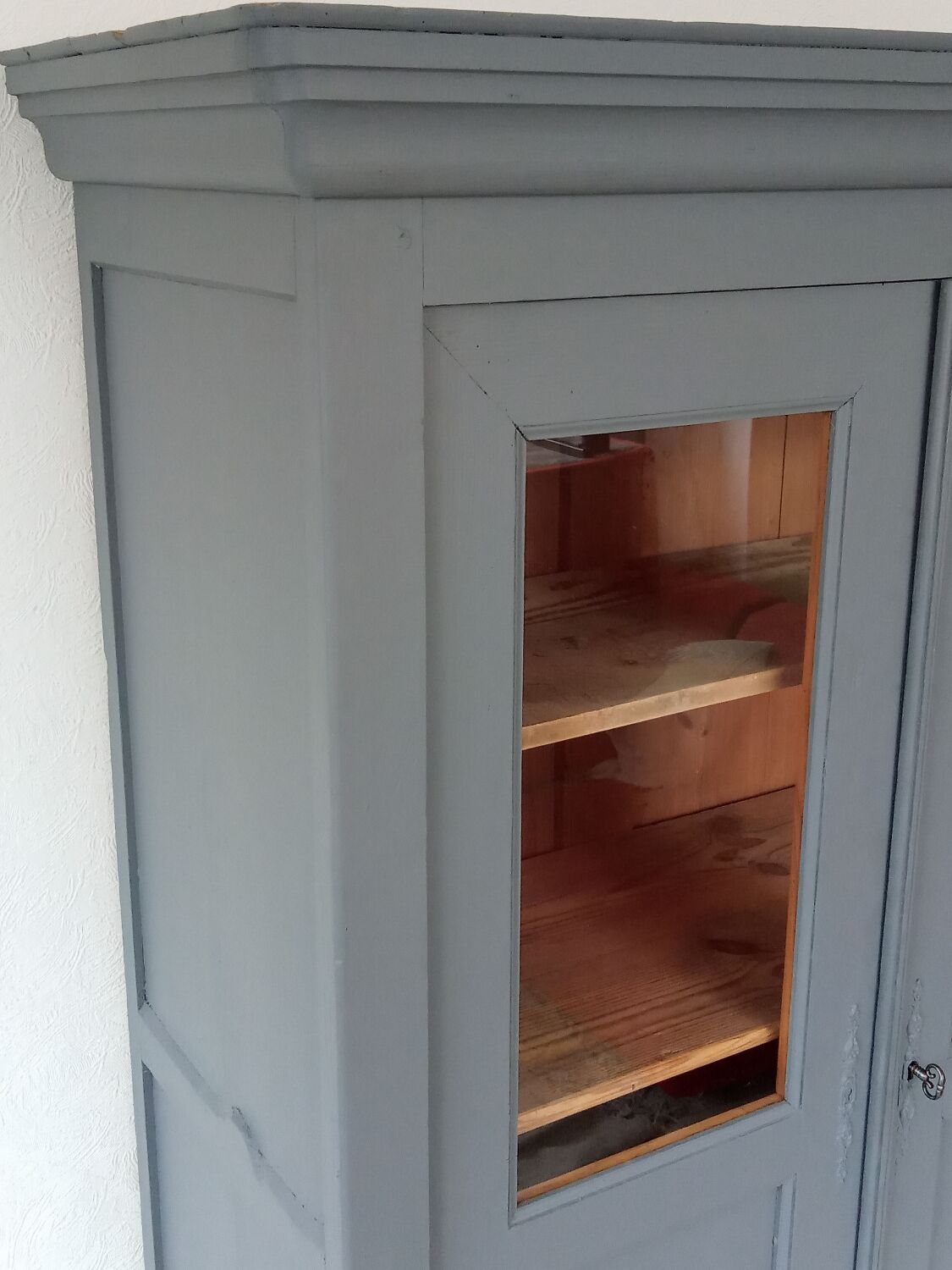 Armoire parisienne vitrée