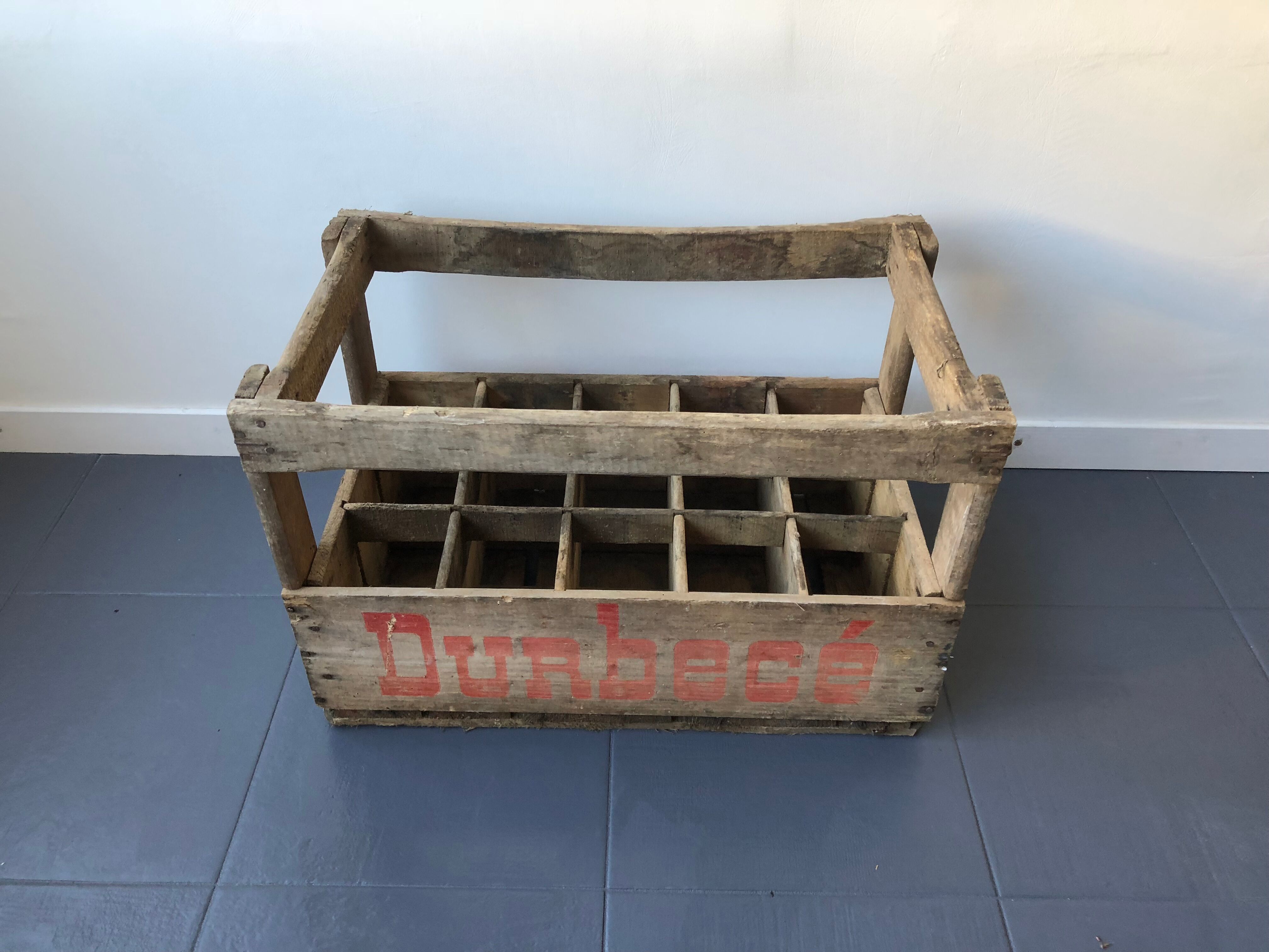 Wooden case for bottles