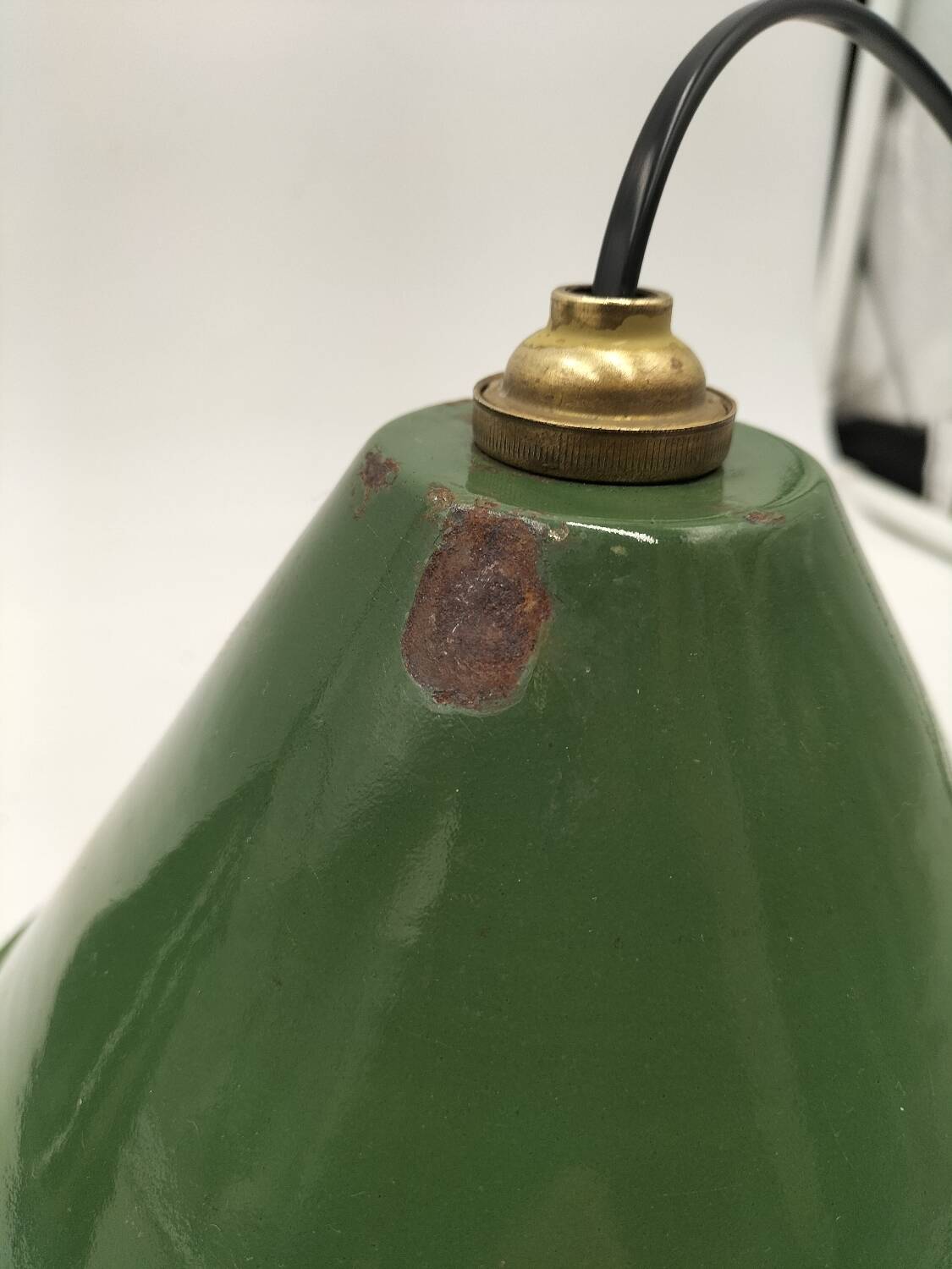 Enamelled cone suspensions