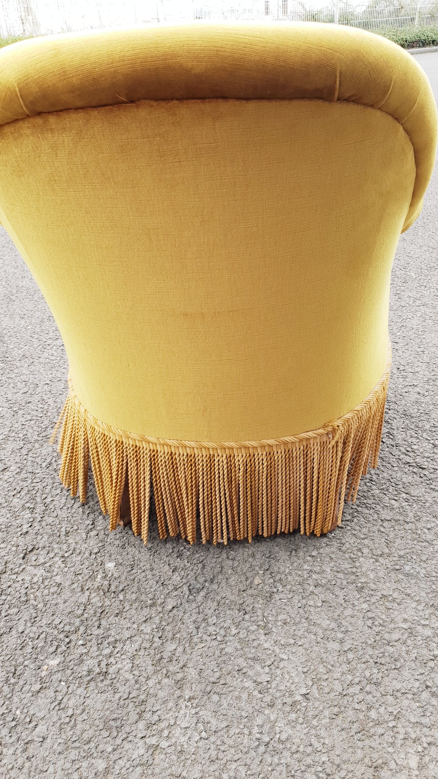 Toad armchair