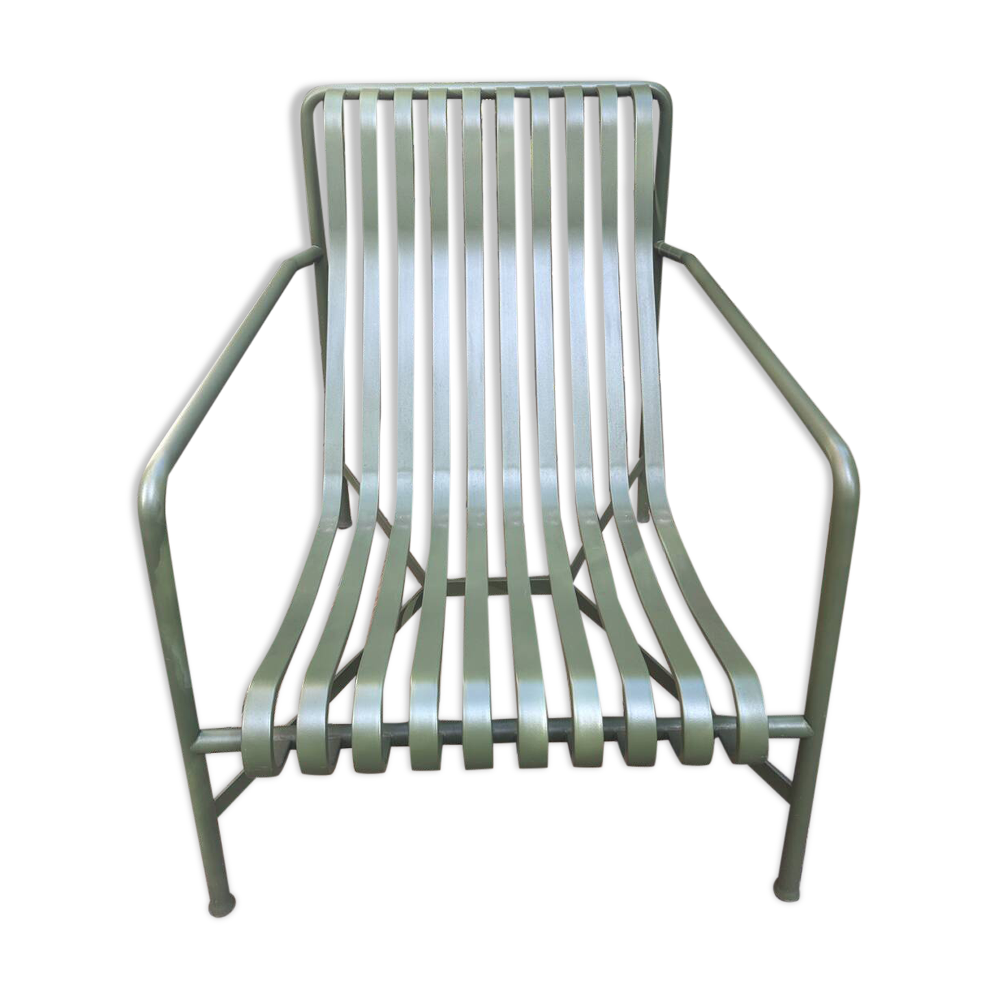Low Palissade armchair in green metal by Bouroullec