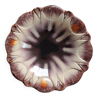 Vintage varnished compote dish. Flower. East Germany.