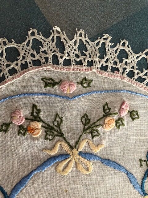 old round placemat 30cm embroidery / handmade lace