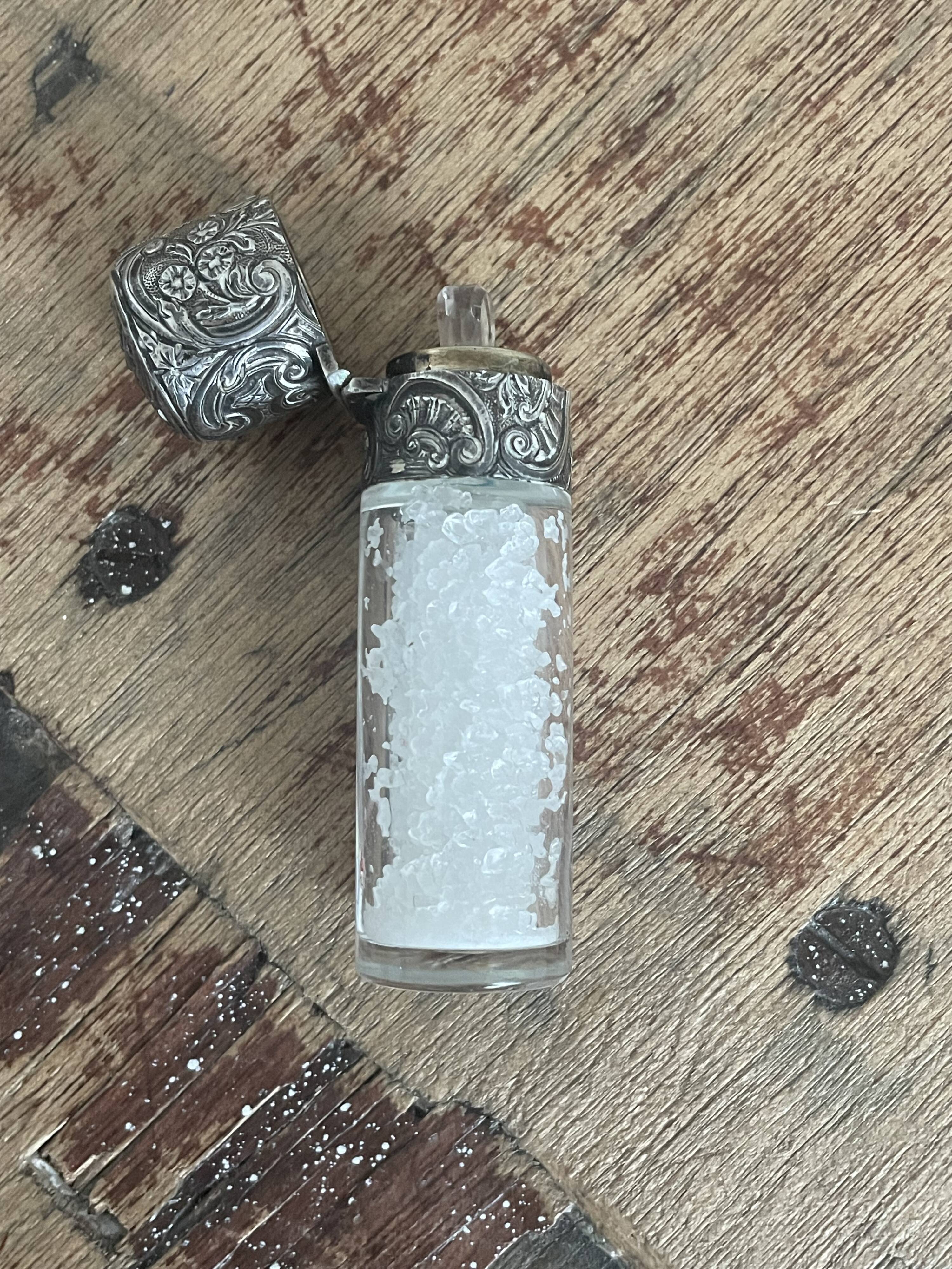 Salt bottle, cut glass, silver metal, Napoleon III, 19th century, object of curiosity, decor