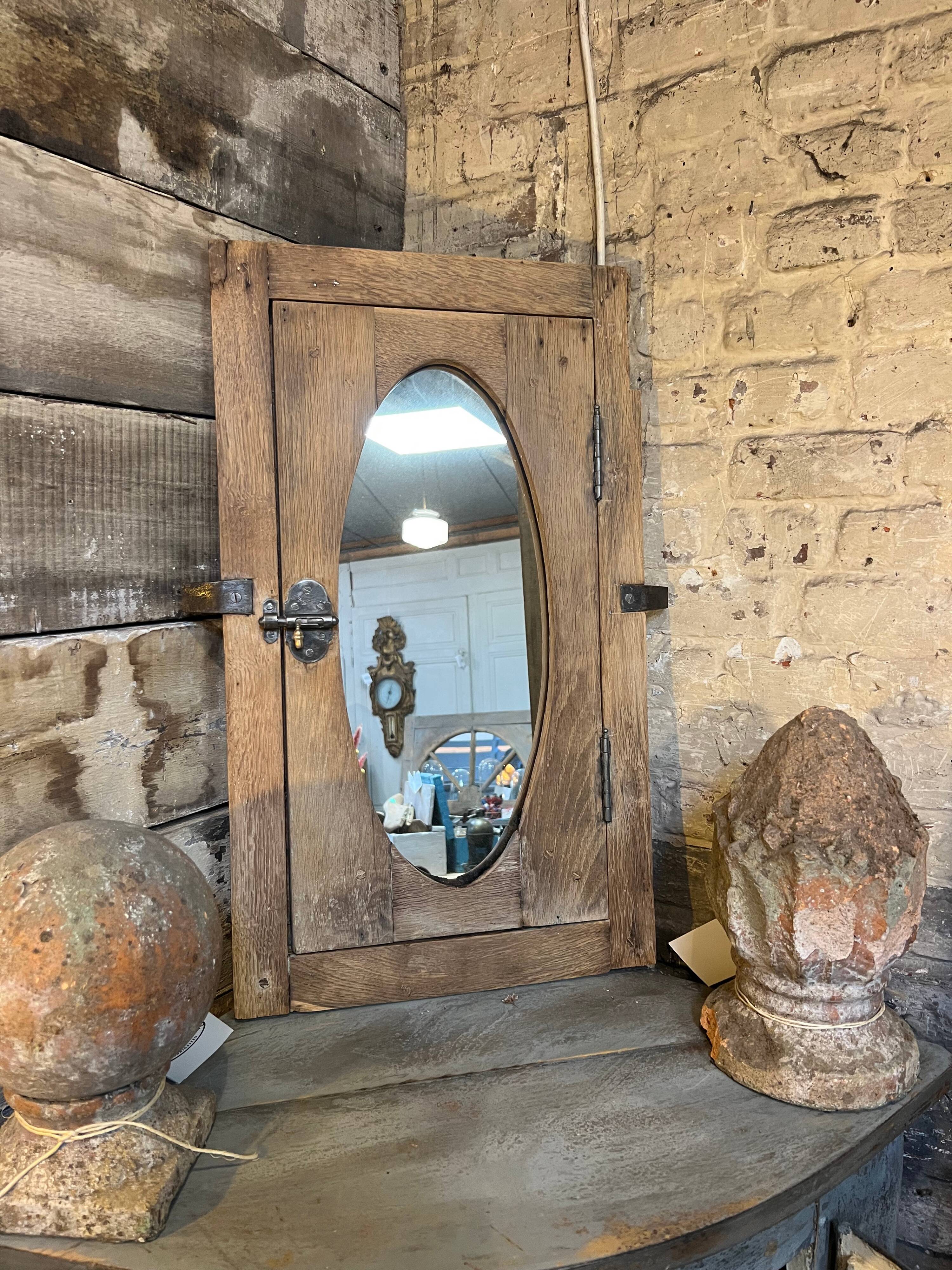 Bull's-eye mirror oak