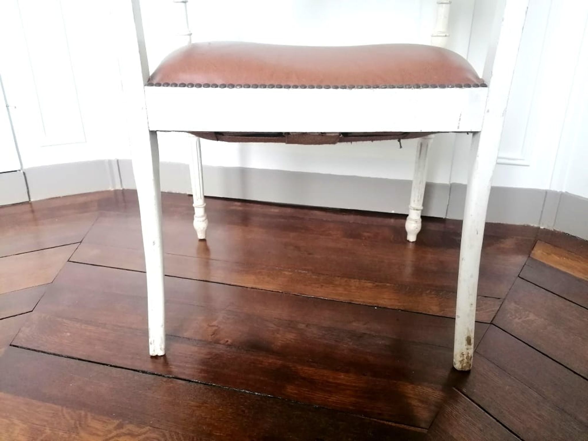 Fauteuil canné de style Louis XV bois laqué
