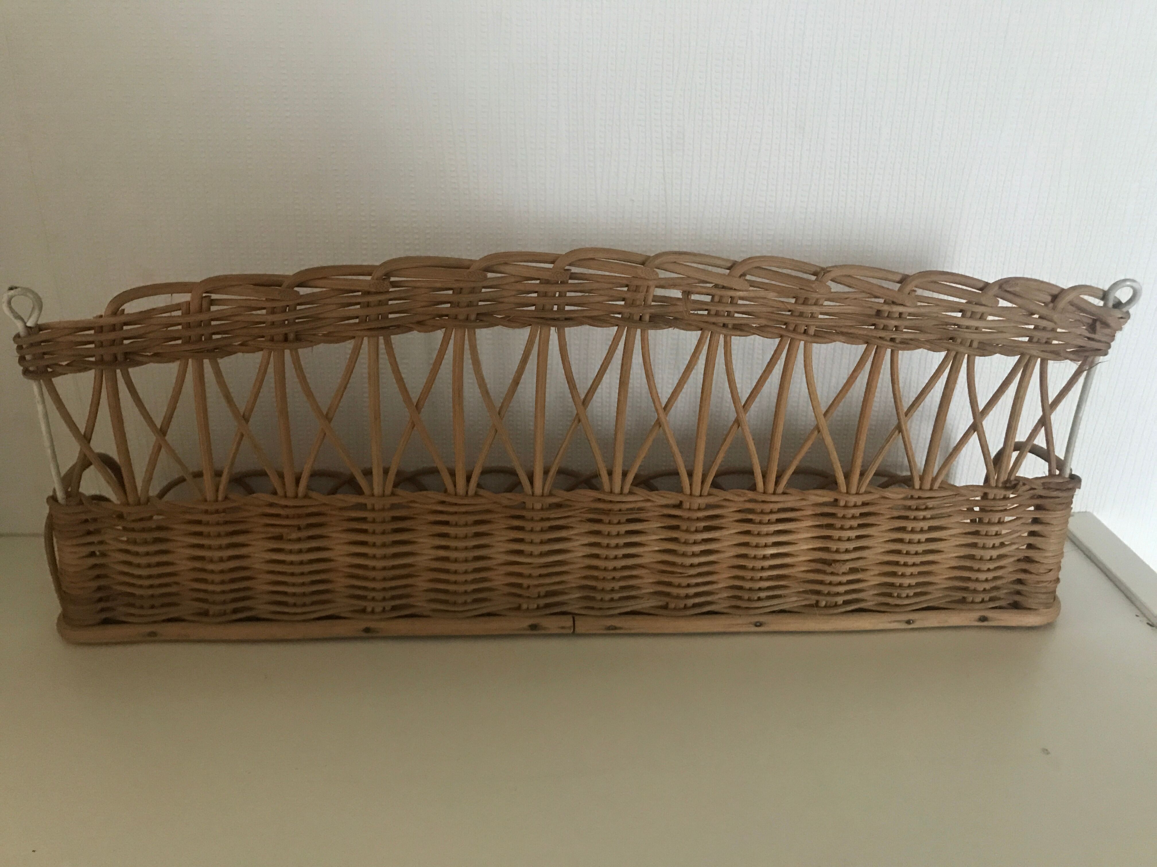 Mini Wicker shelf and wood