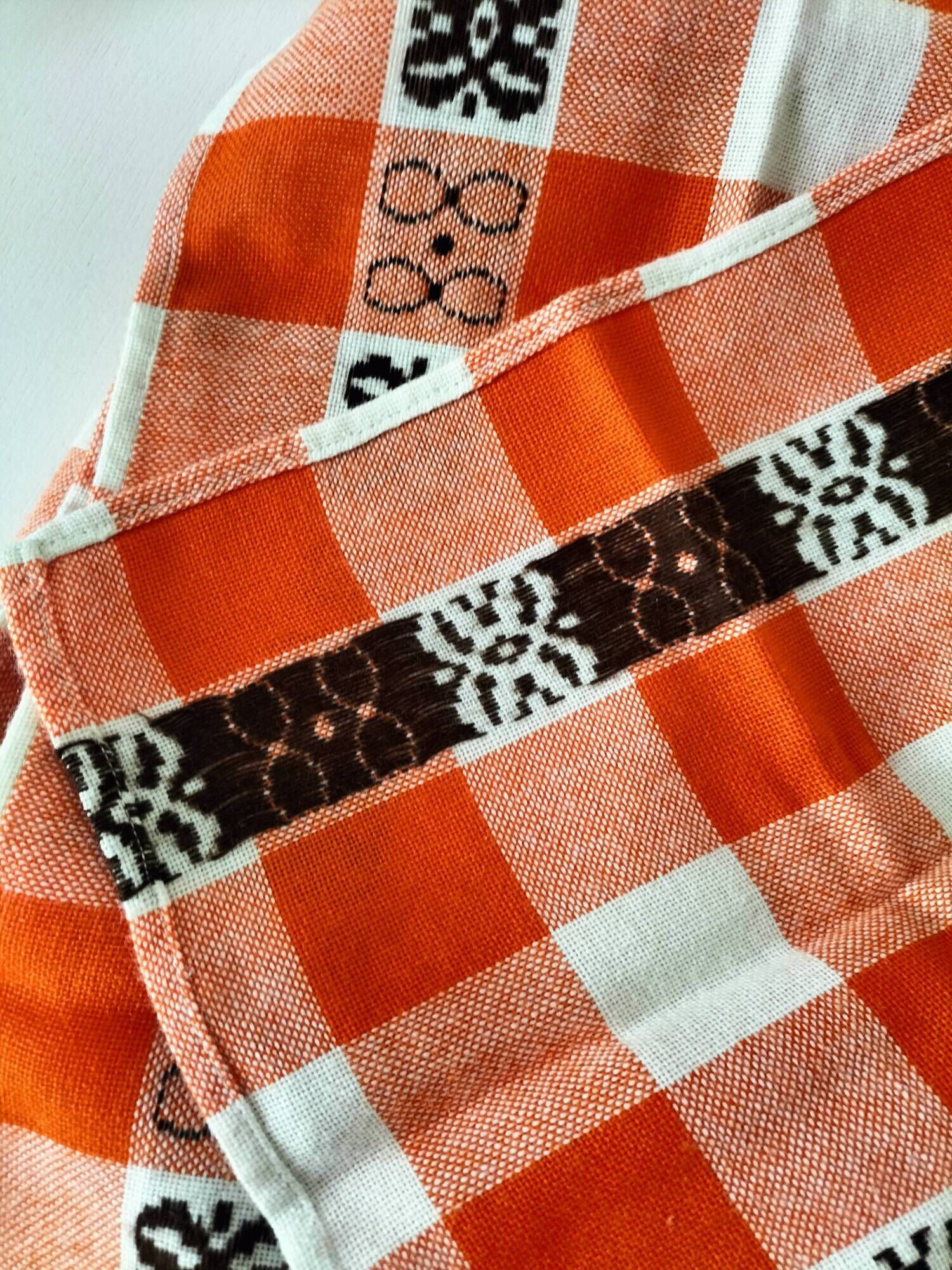 Tablecloth and 14 napkins – orange – 60s-70s – bistro pop style