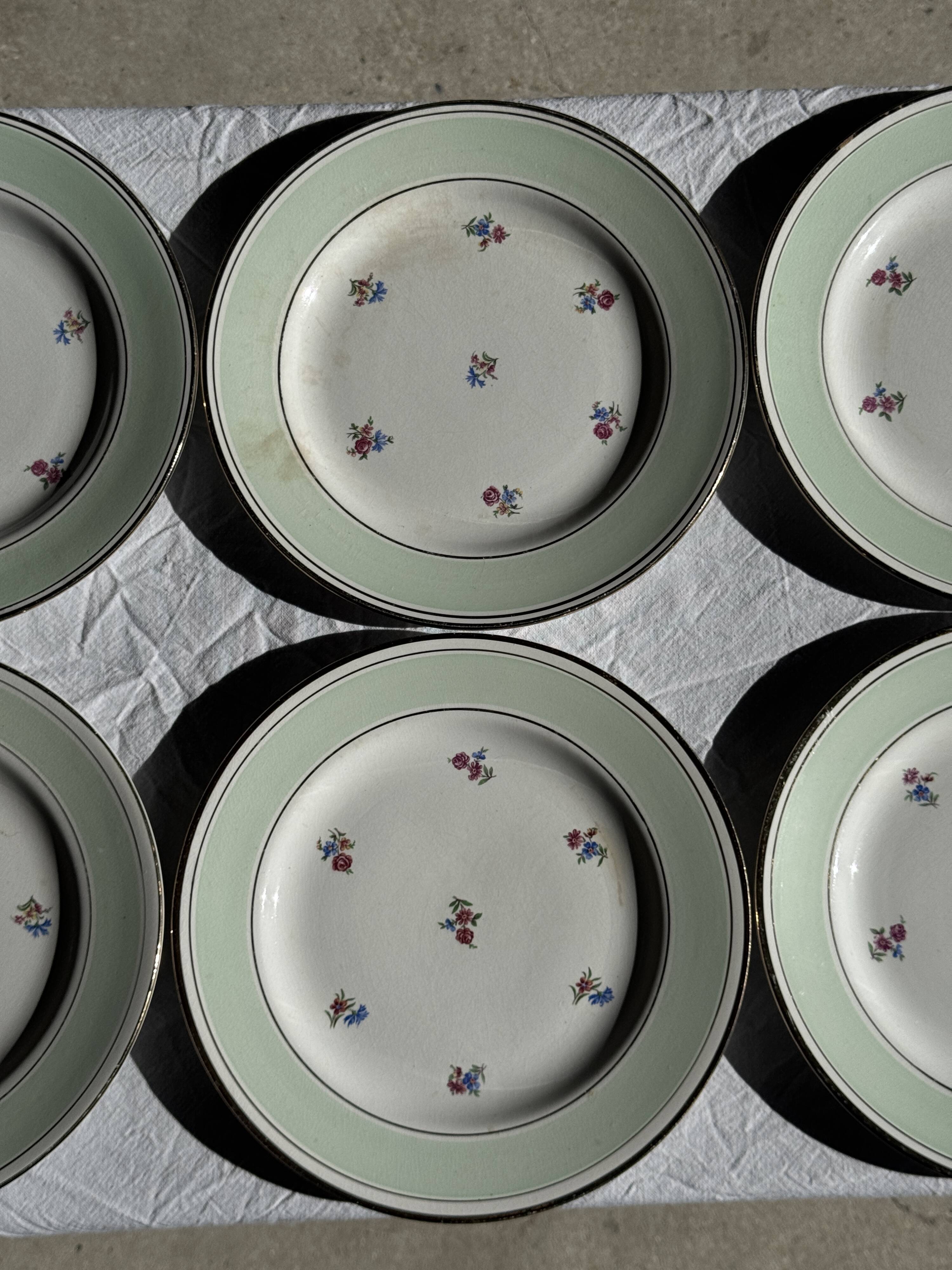 Set of 15 vintage turquoise dinner plates with gold trim and pink flowers D23.