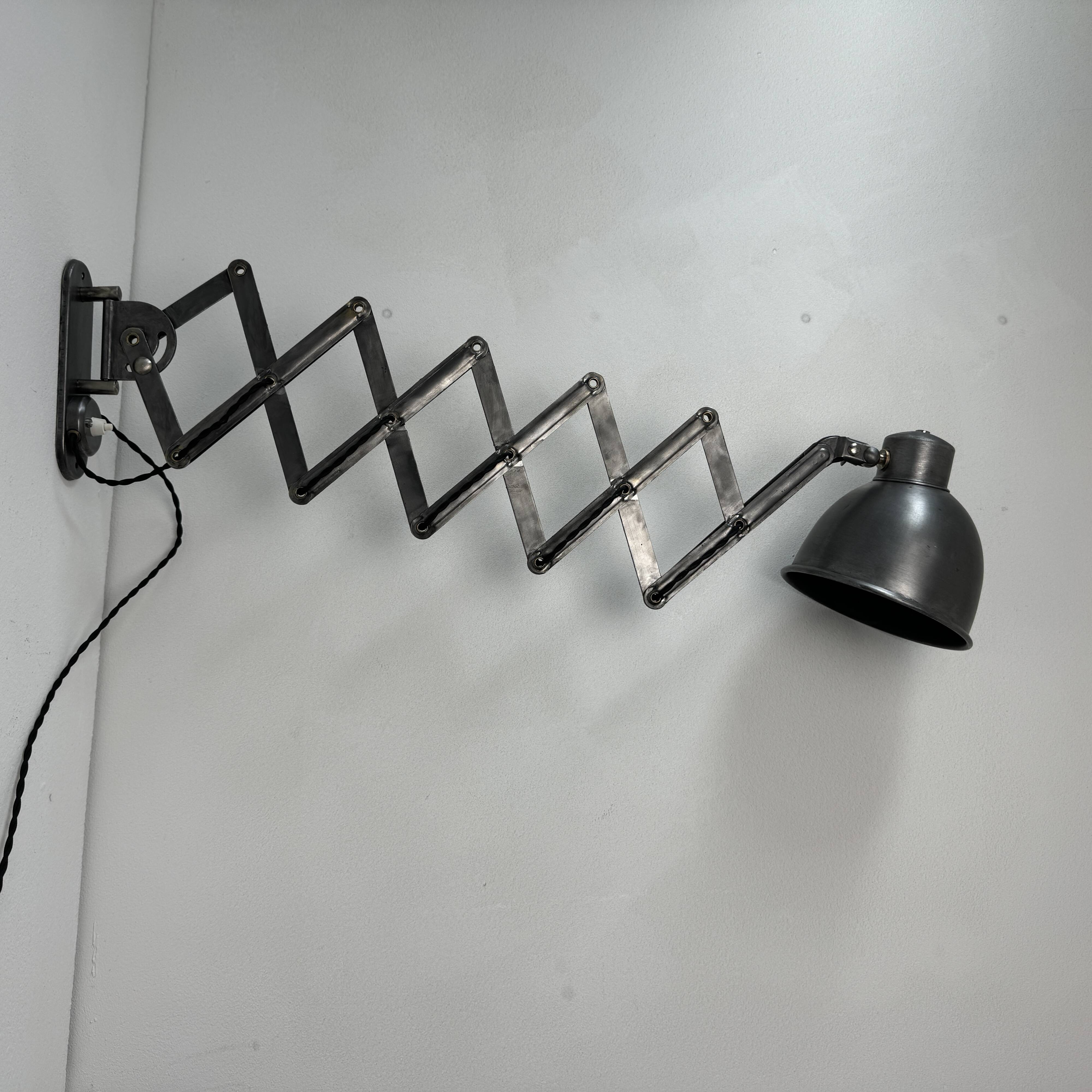 Ancienne lampe applique accordeon industrielle bauhaus