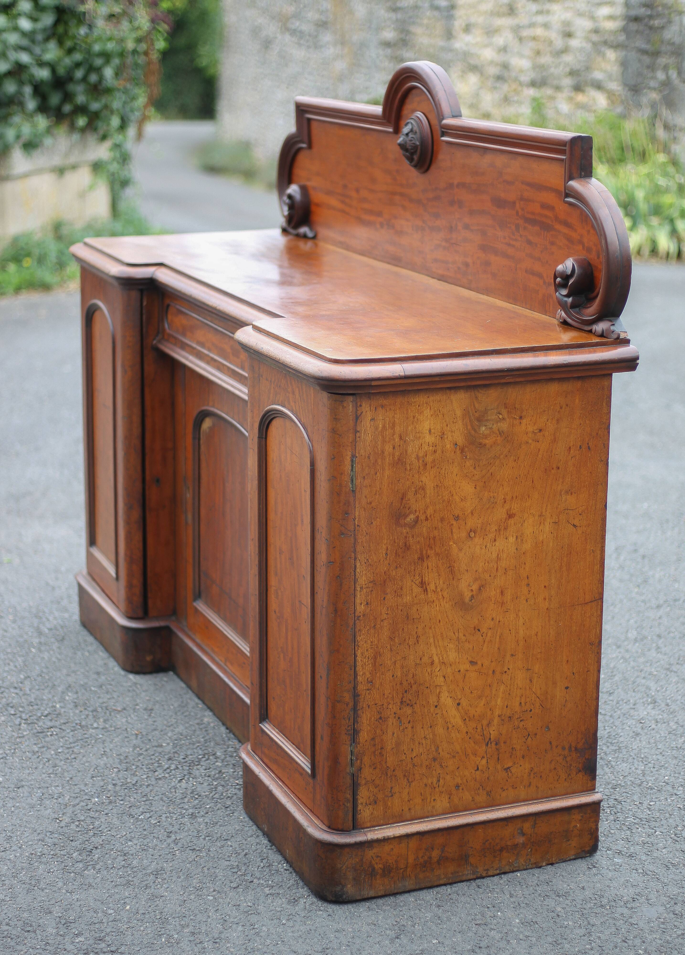 Antique mahogany furniture, English counter furniture, English servant, buffet furniture