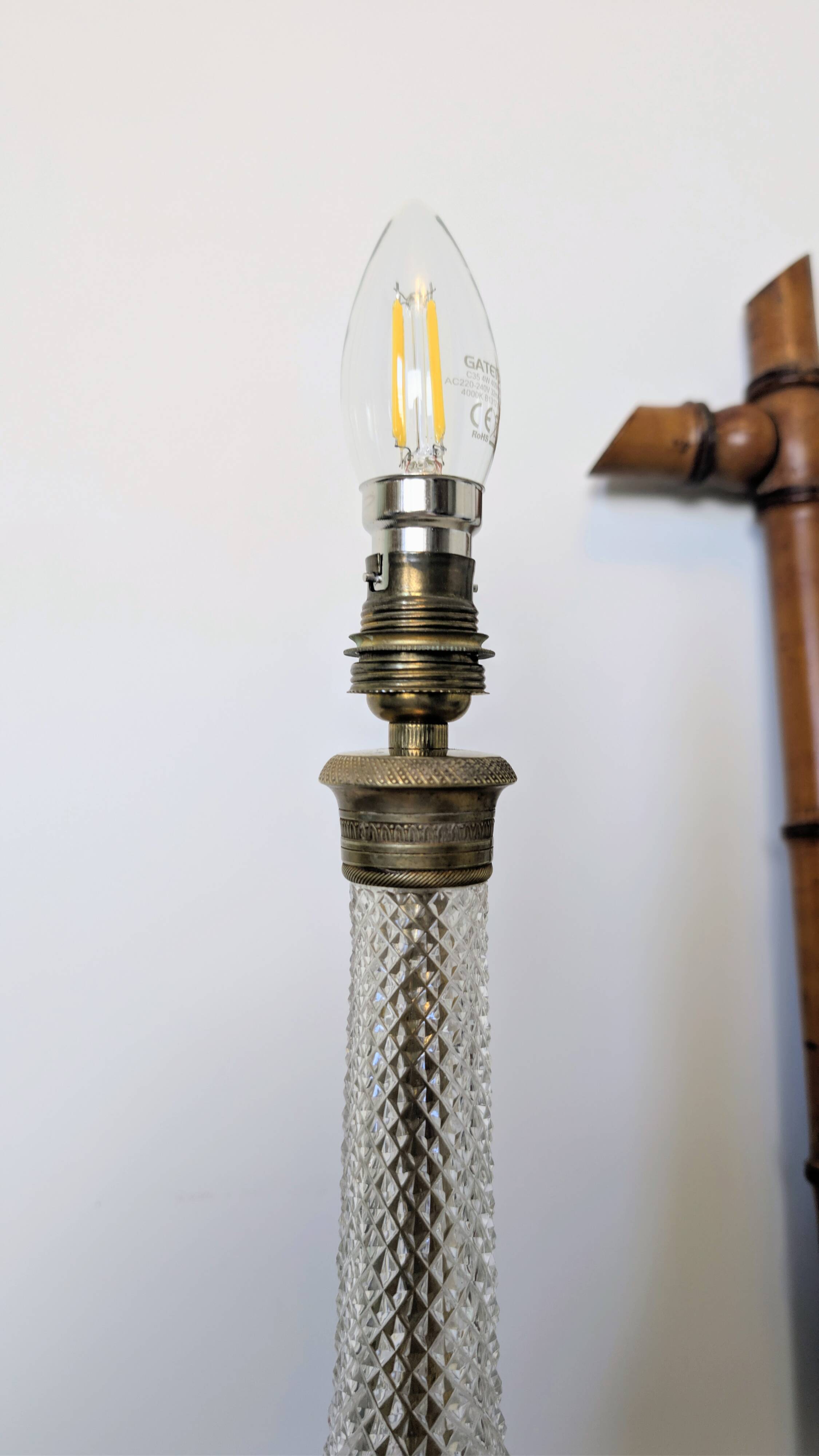 Cut crystal lamp with a gilded bronze mount, early 20th century.