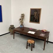 Grande table écritoire des années 40 en chêne massif