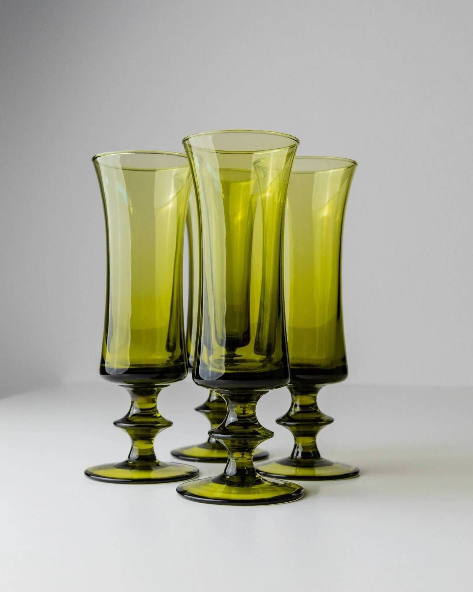 4 green Murano glass drinking glasses - mid-century Italian stemware, olive - 1970s retro cocktail set
