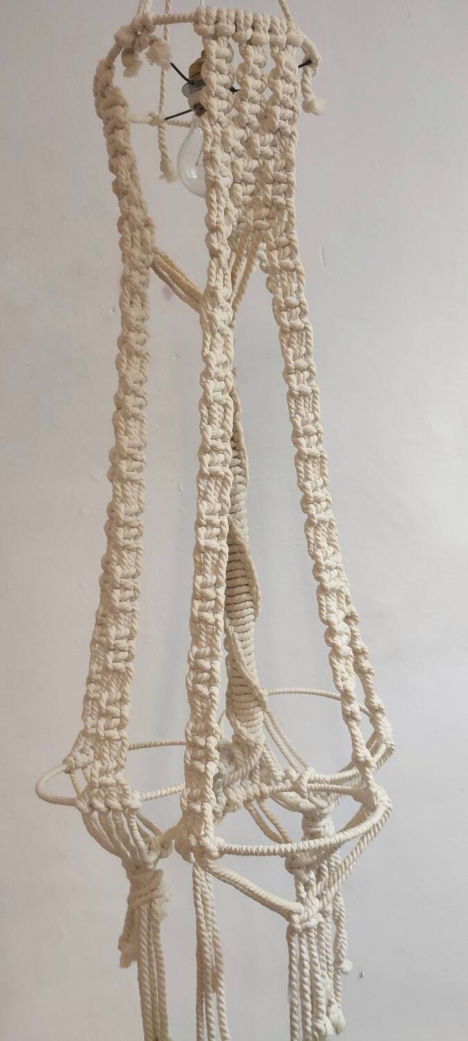 Lámpara de techo de macramé. Spain, 1980s.