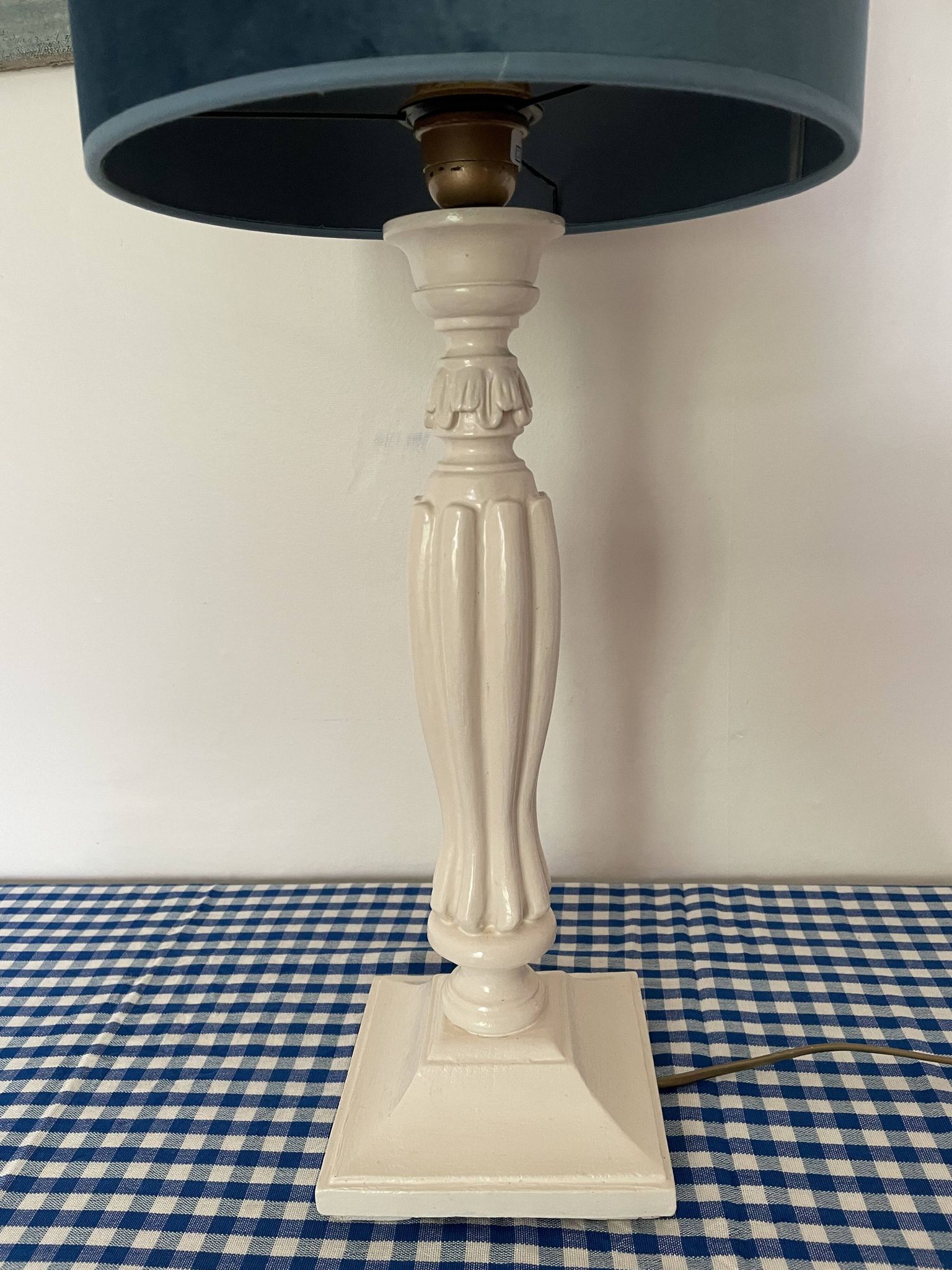 Lampe en bois sculpté Blanc d’Ivoire