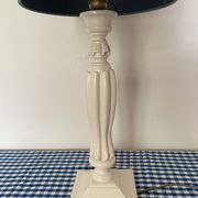 Lampe en bois sculpté Blanc d’Ivoire
