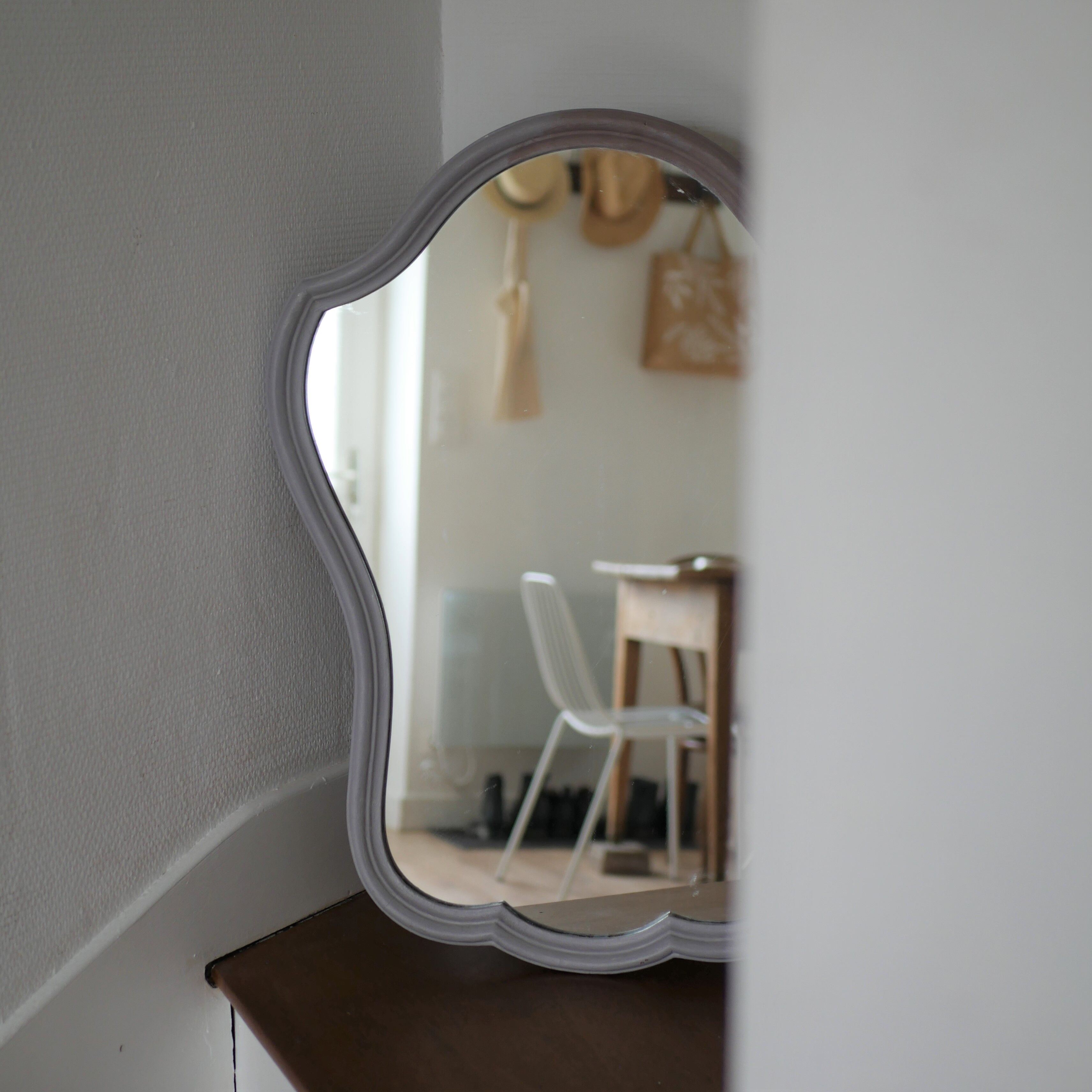 Wooden shell mirror 69x52cm