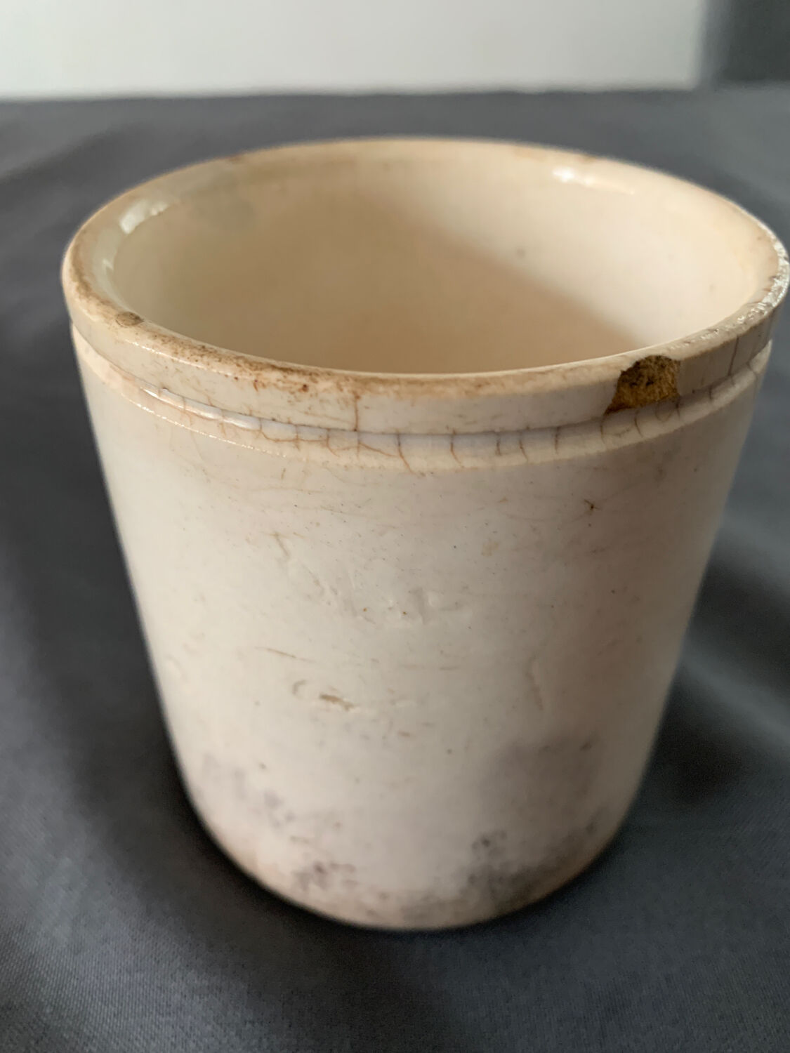 Old ceramic pot Maling Newcastle