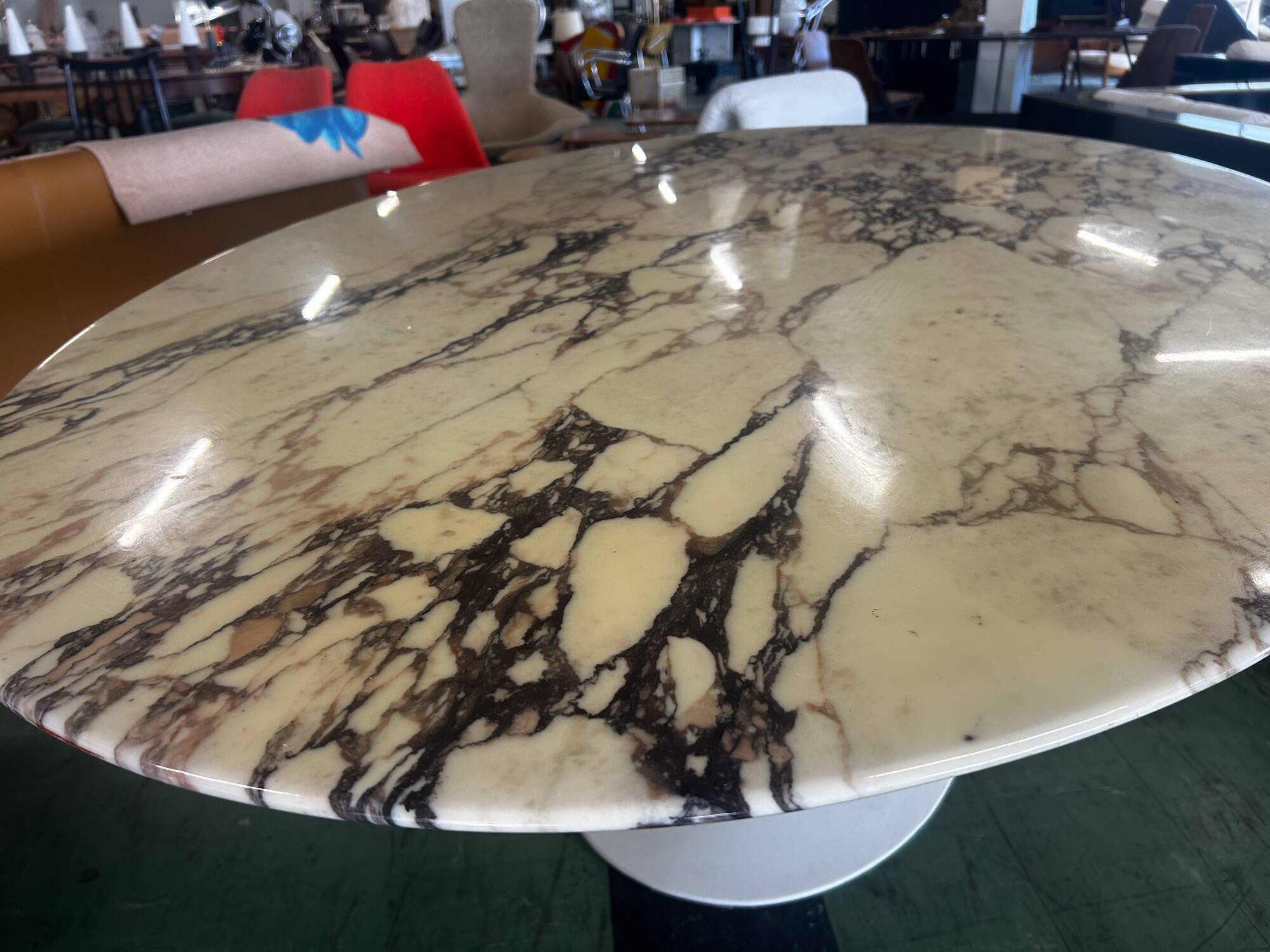 Table a manger ovale Knoll tulipe saarinen