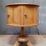 Cabinet with 8 rotating compartments