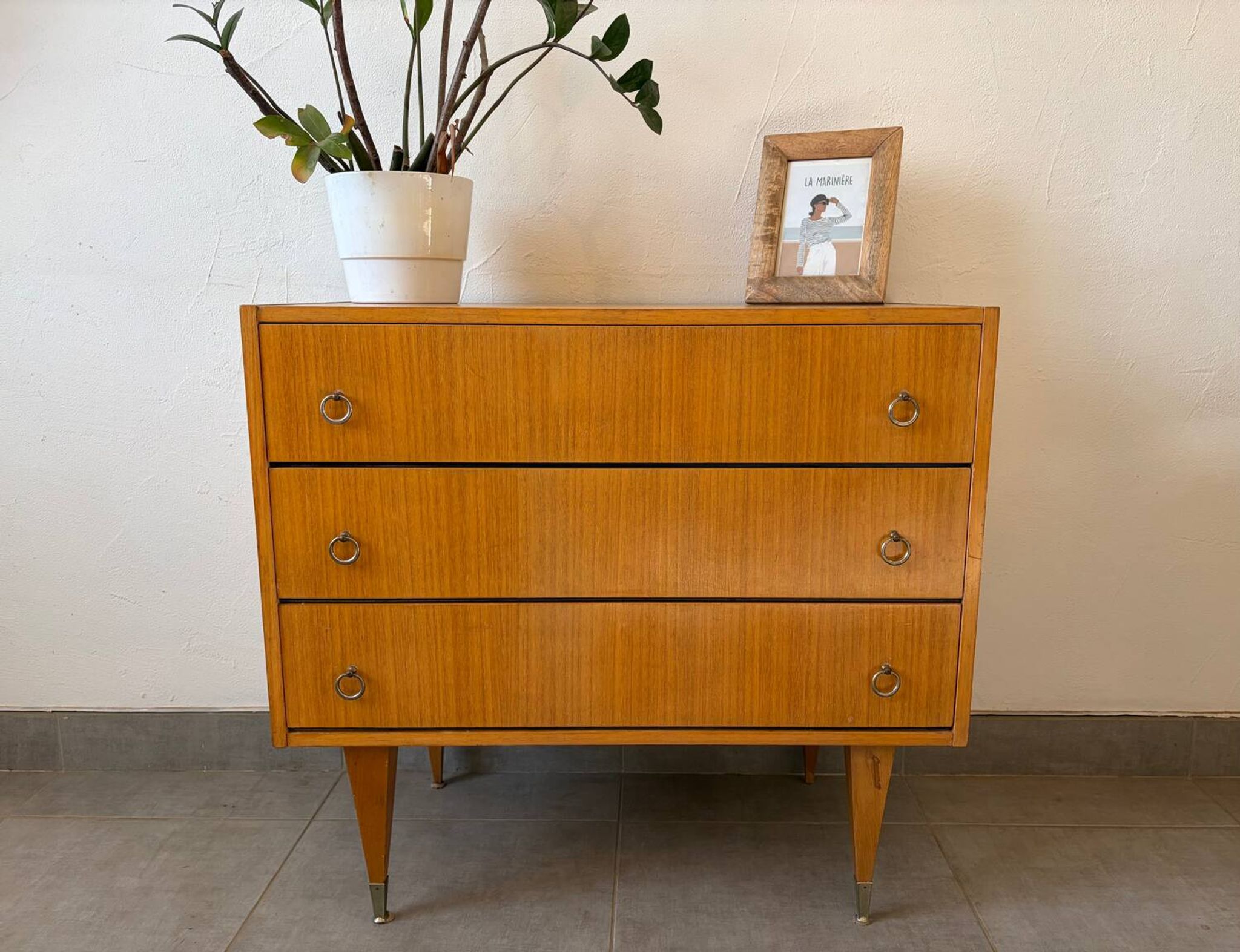 Lovely vintage chest of drawers from the 1960s.