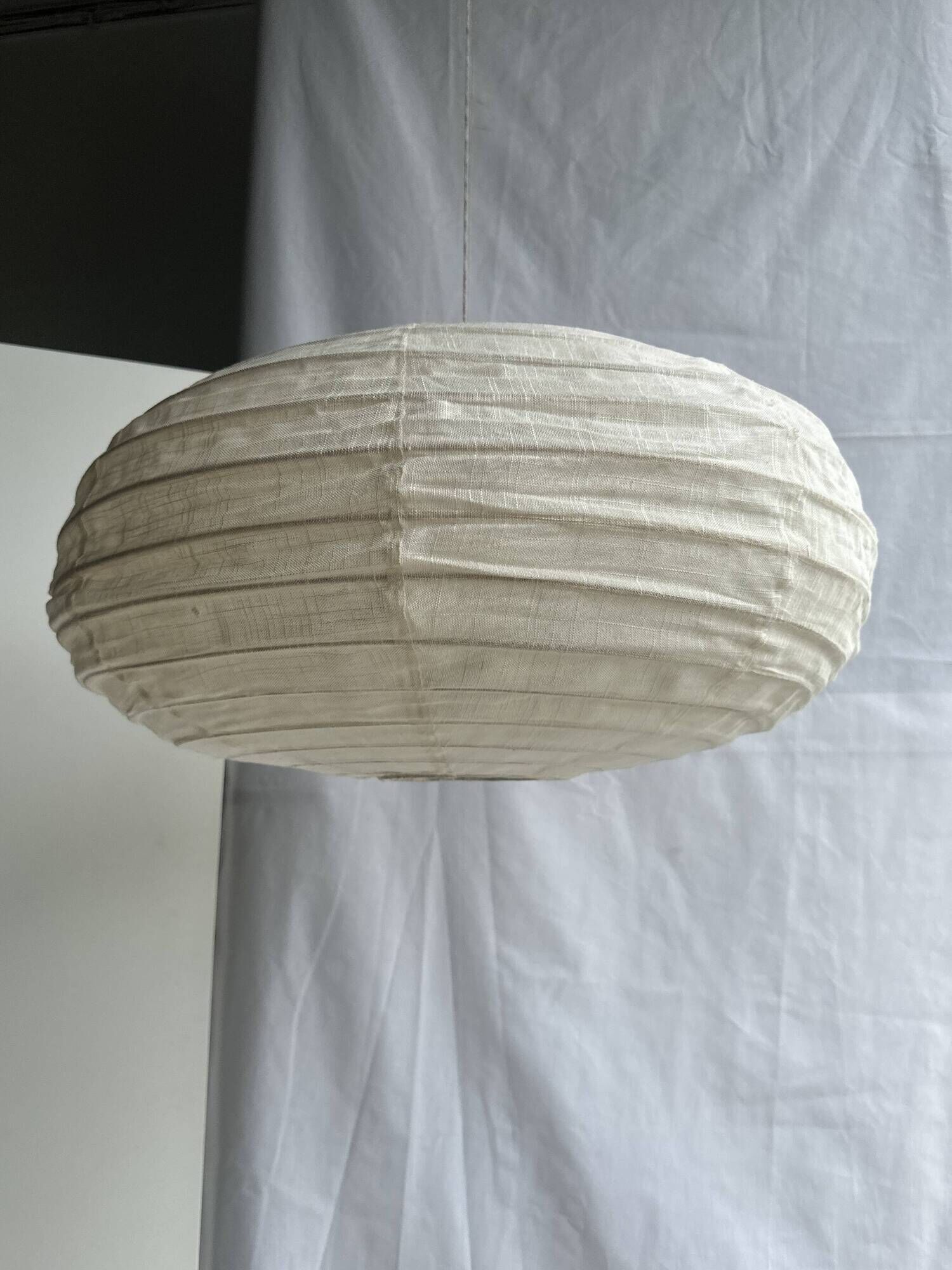 Large oval flat Japanese-style suspension in rattan and natural linen H35 D60.