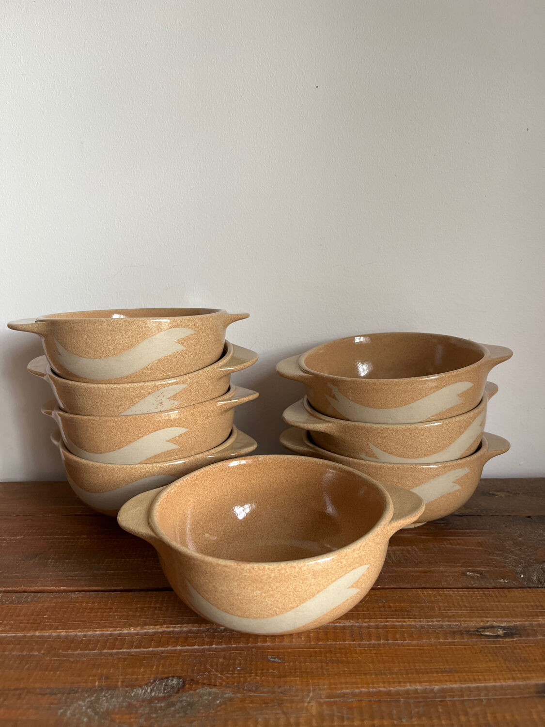 8 stoneware bowls
