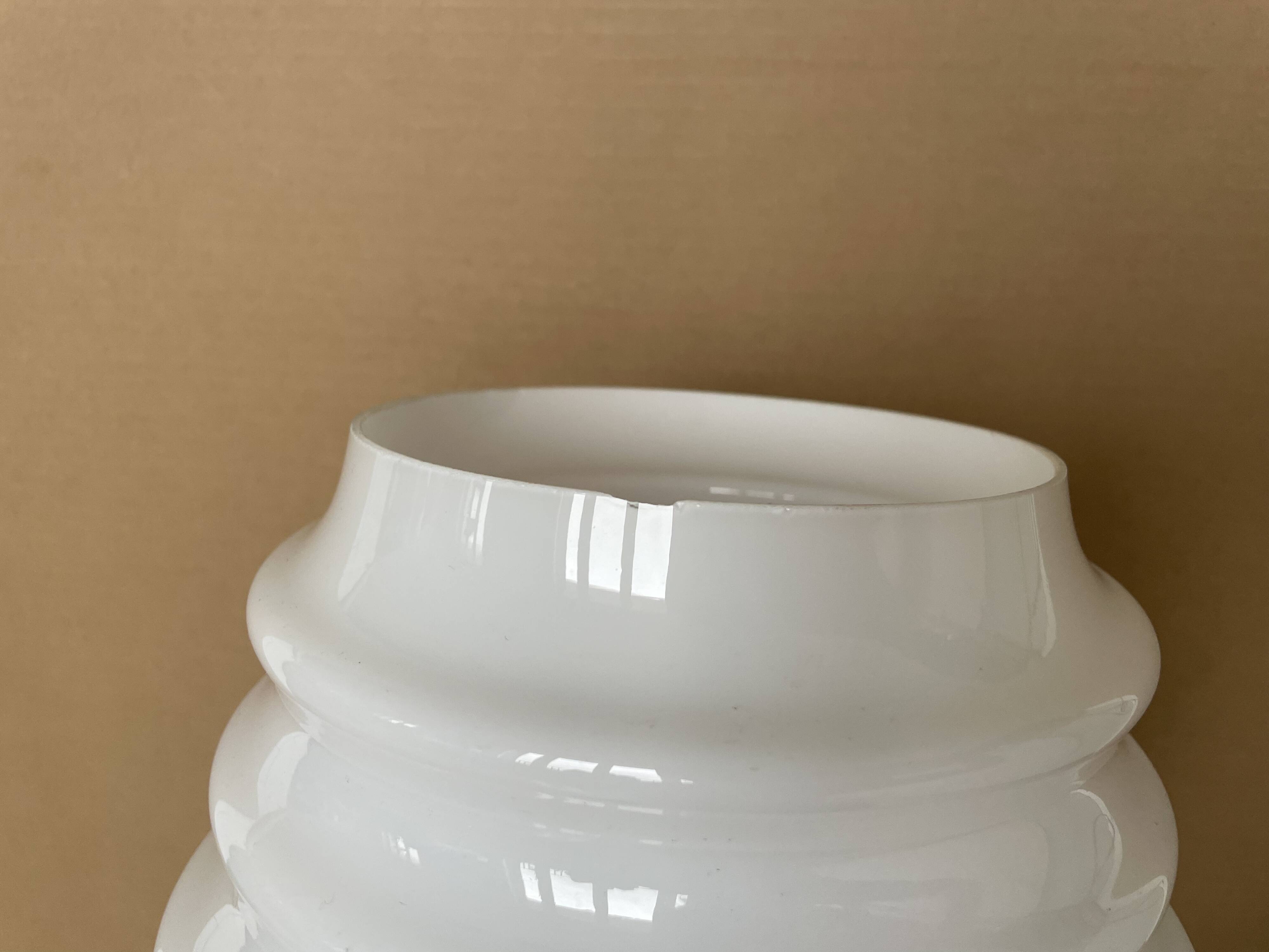 Old opaline suspension